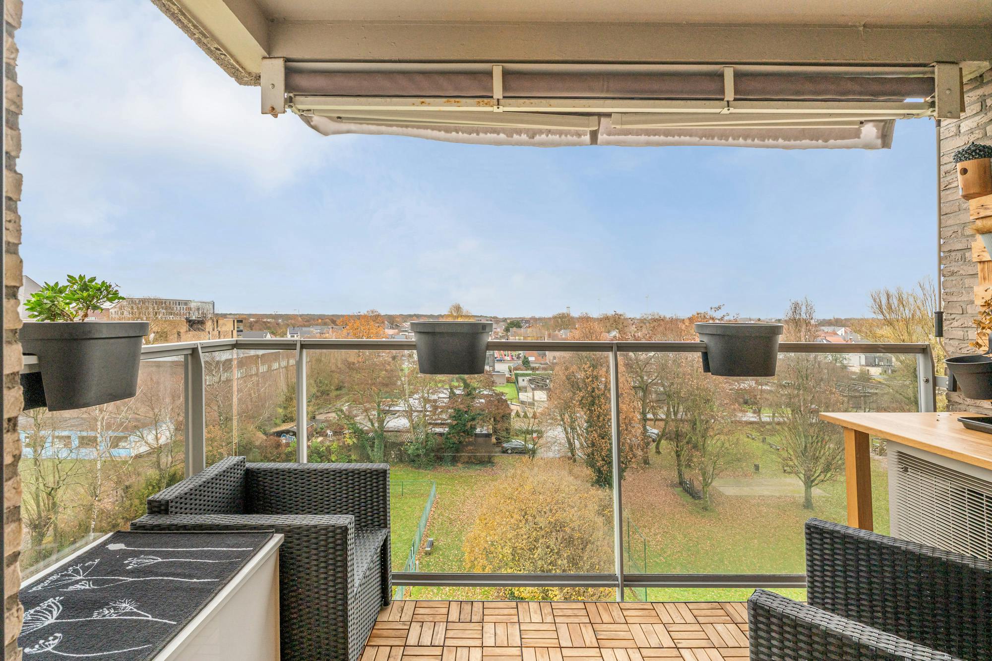 Instapklaar penthouse met 2 slaapkamers en autostandplaats in Hasselt foto 11