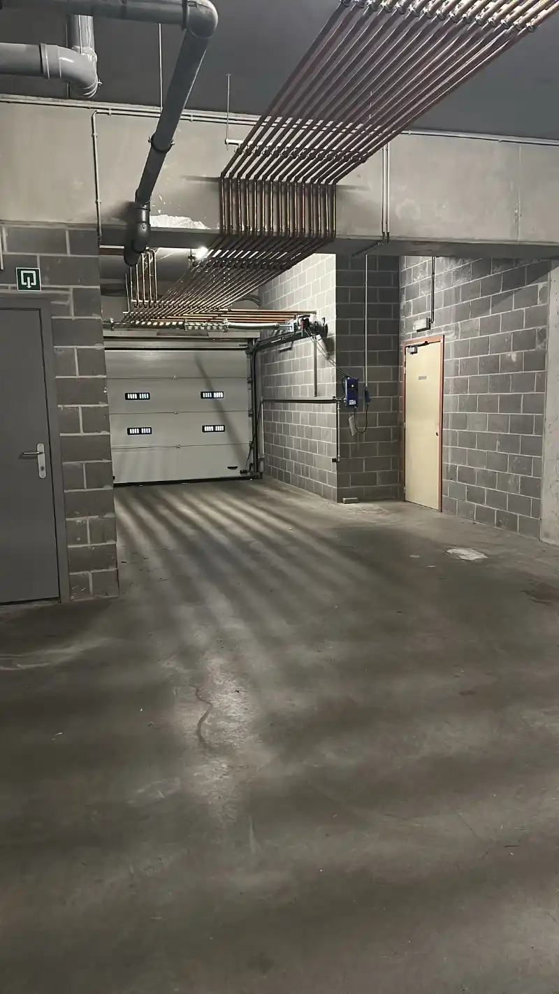 Gelijkvloers gelegen autostaanplaatsen te Sint-Agatha-Berchem foto 7
