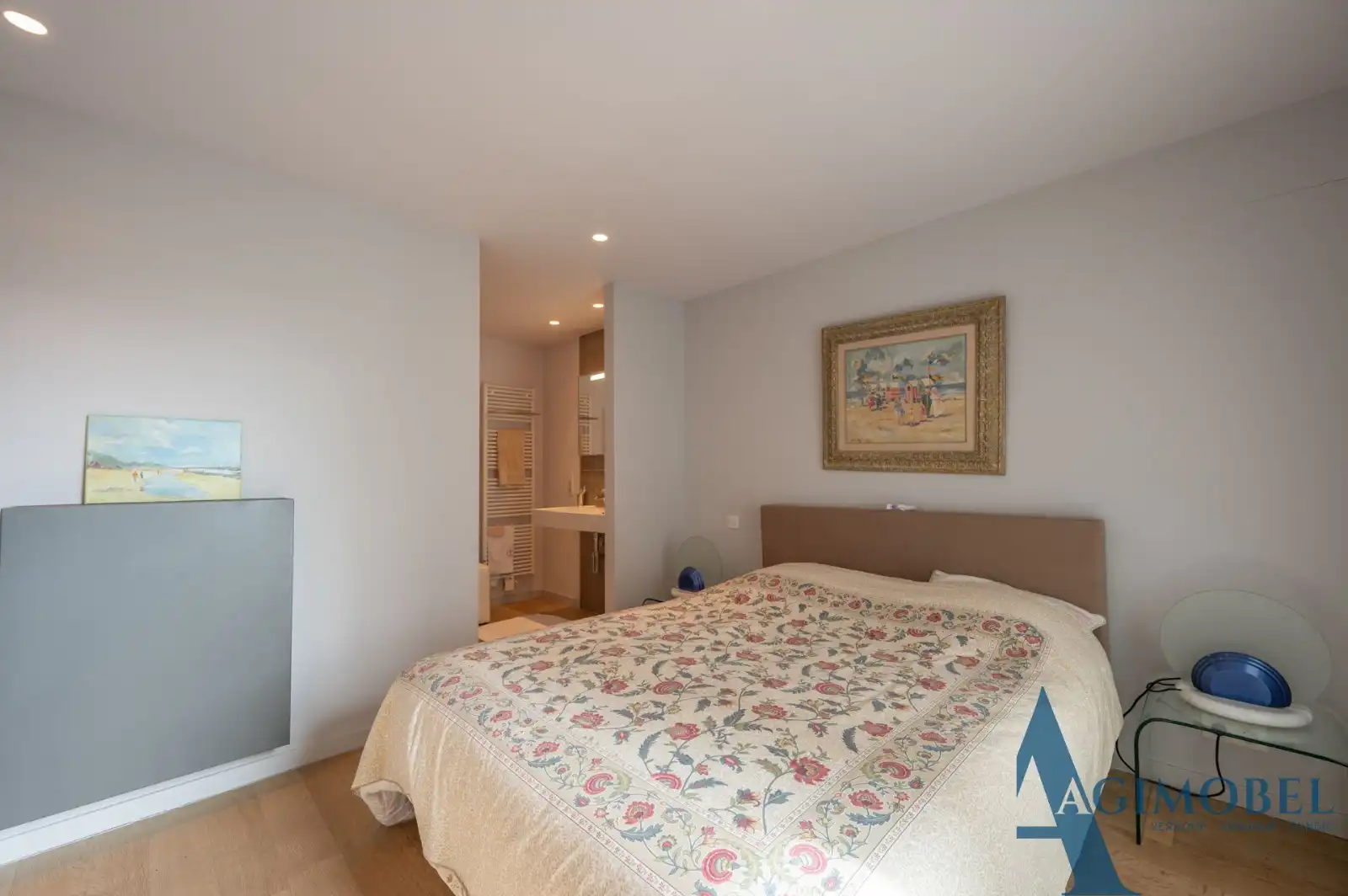 Eigentijds en perfect afgewerkt 2-slaapkamerappartement op toplocatie in Knokke. foto 7