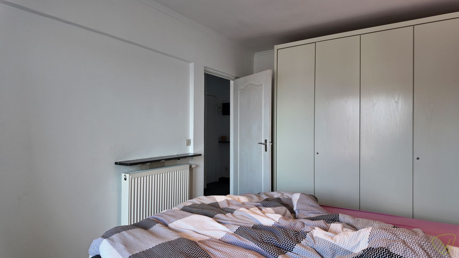 Instapklaar appartement met terras op de tweede verdieping! foto 12