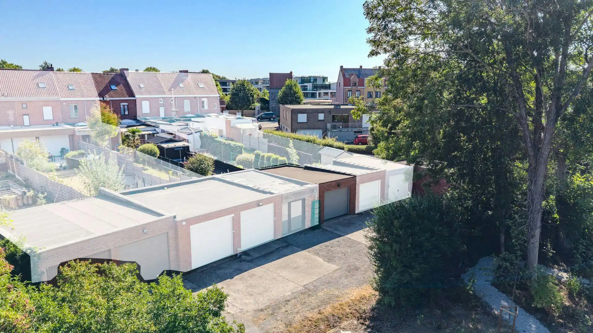 Huis te koop in Ieper met zongerichte tuin én garage foto 3