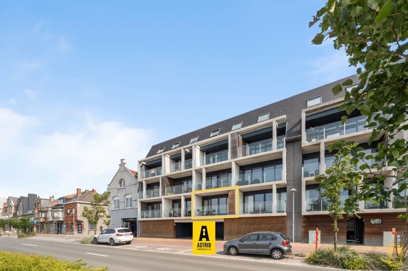 Instapklaar appartement met ruim terrassen en private garage! foto {{pictureIndex}}