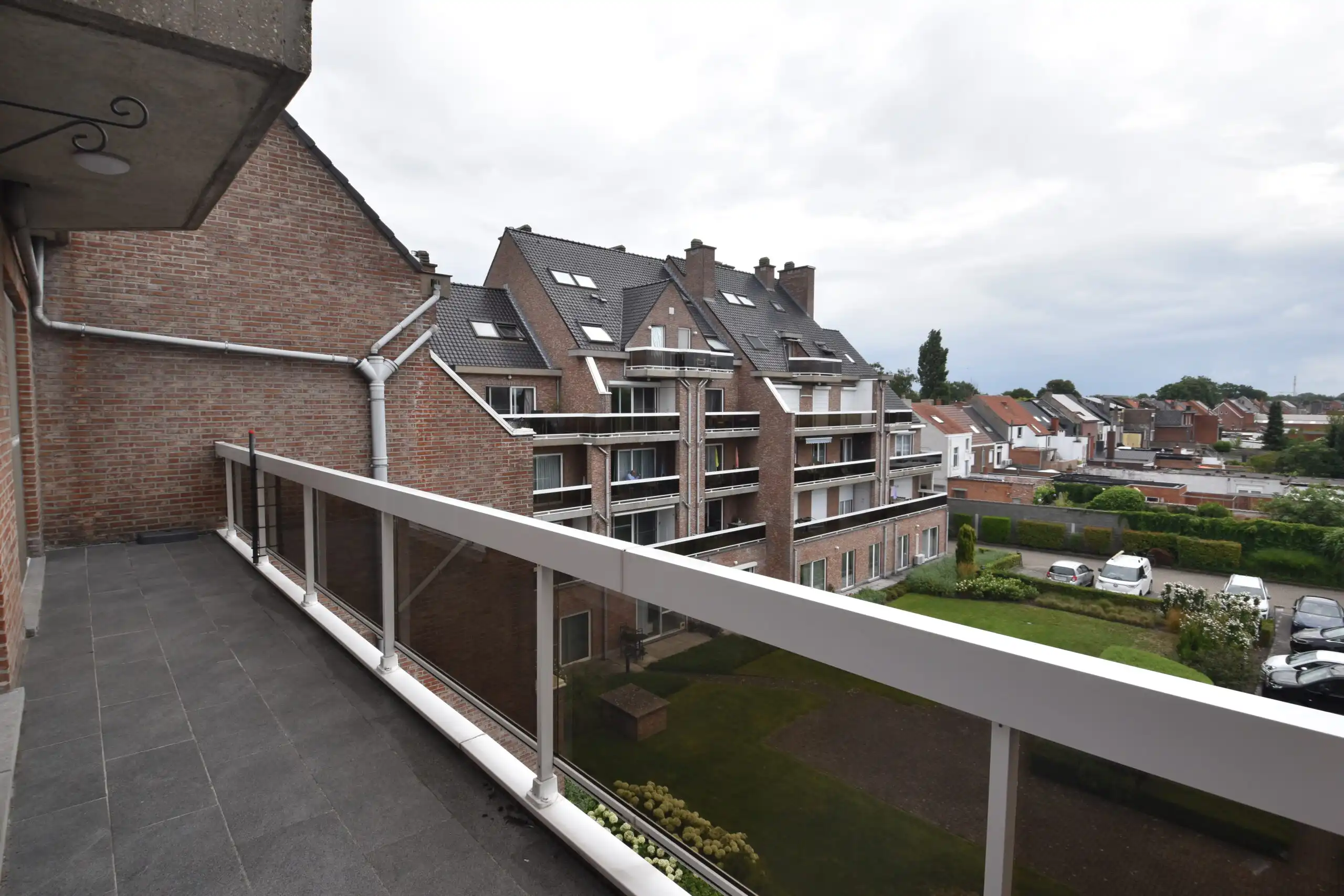 Ruim, lichtrijk en instapklaar appartement met 3 slaapkamers, terras én uitgebreide parkeermogelijkheden foto 26