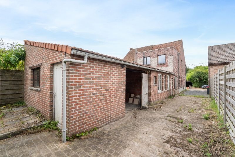 Halfopen woning in een groene oase te Landskouter foto 14