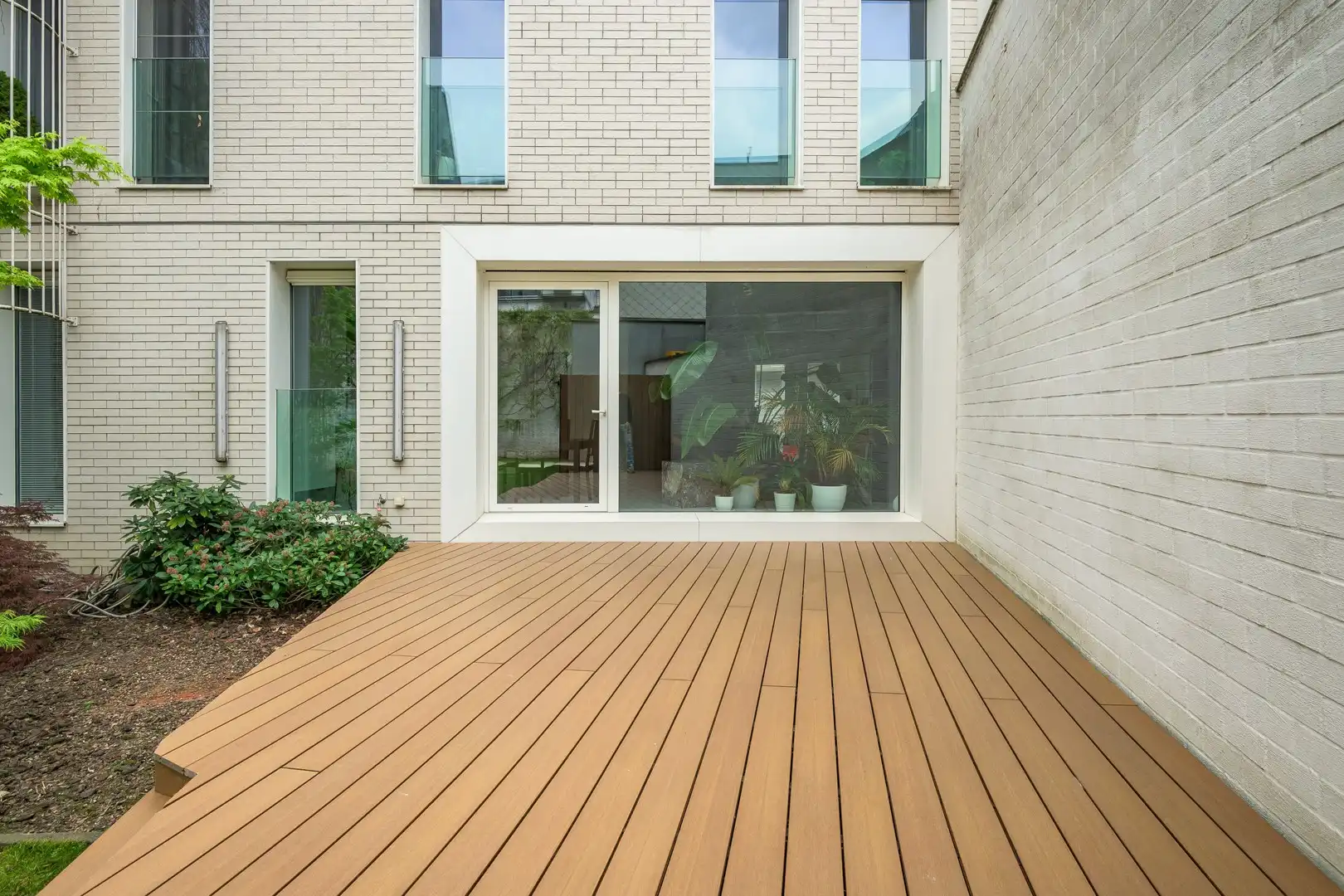 Luxueus wonen met tuin nabij Centraal Station foto {{pictureIndex}}