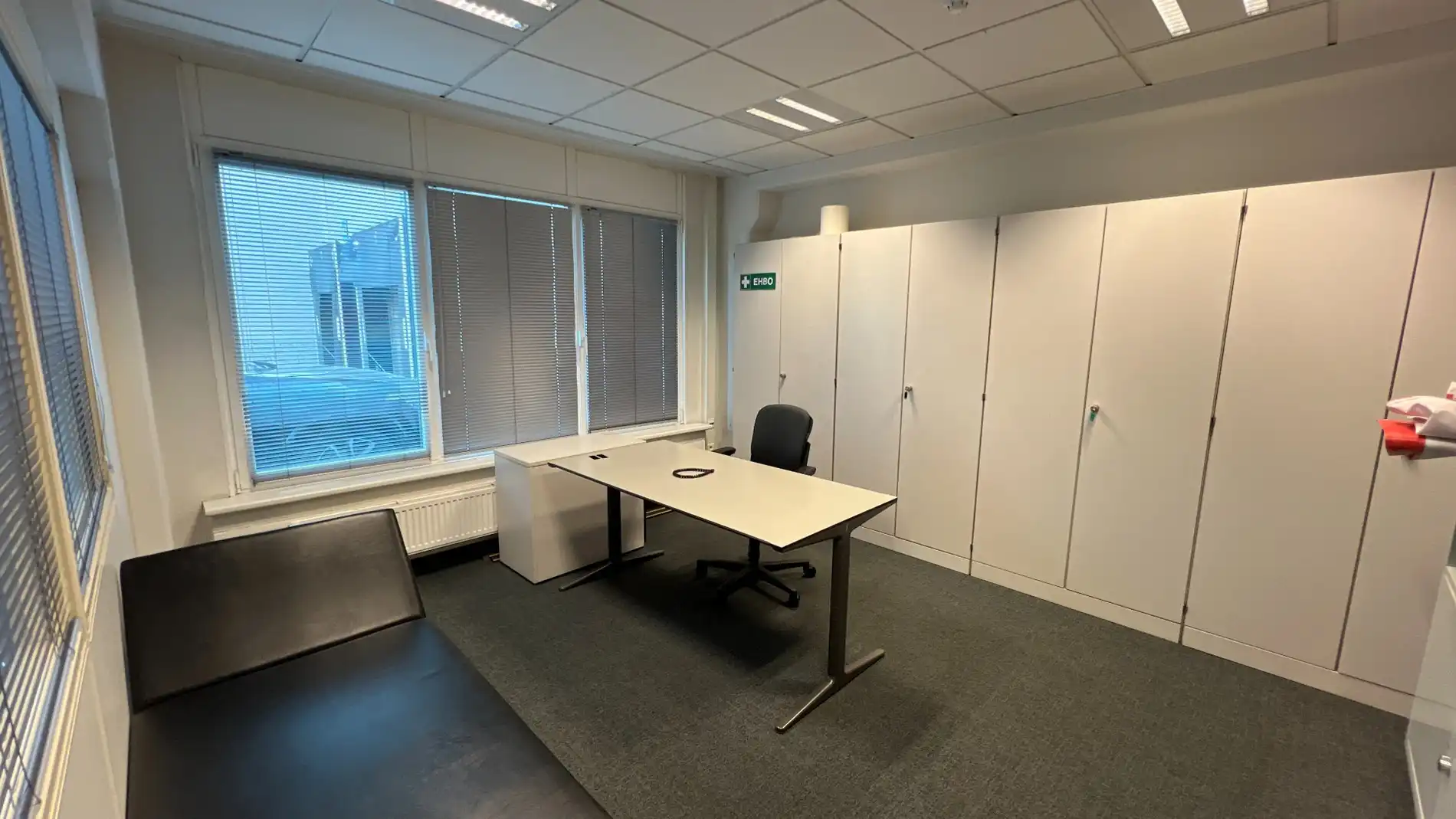 Loods met kantoren te huur in haven van Gent foto 14
