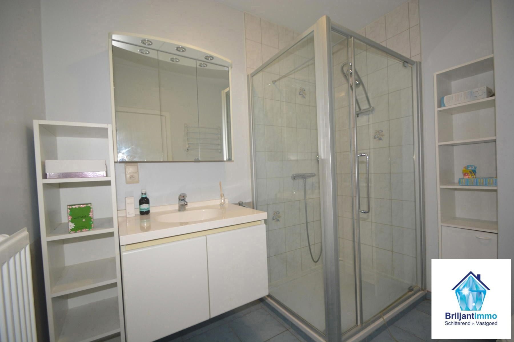 Ruim en instapklaar appartement met 3 slpkmrs en staanplaats foto 20