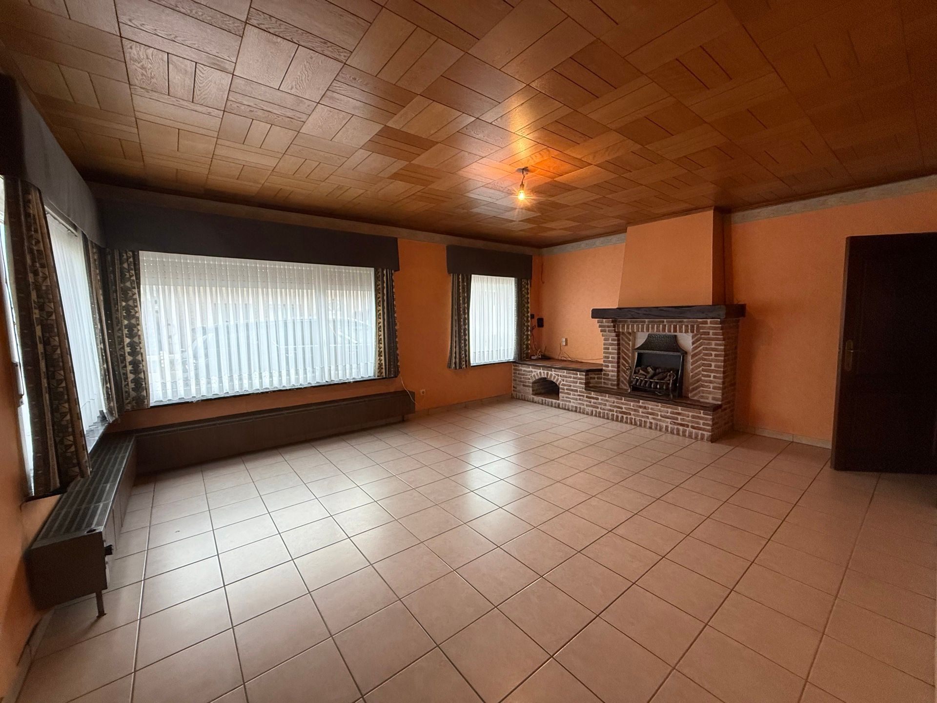 WANZELE - Ruime HoB met tuin & garage. foto 2