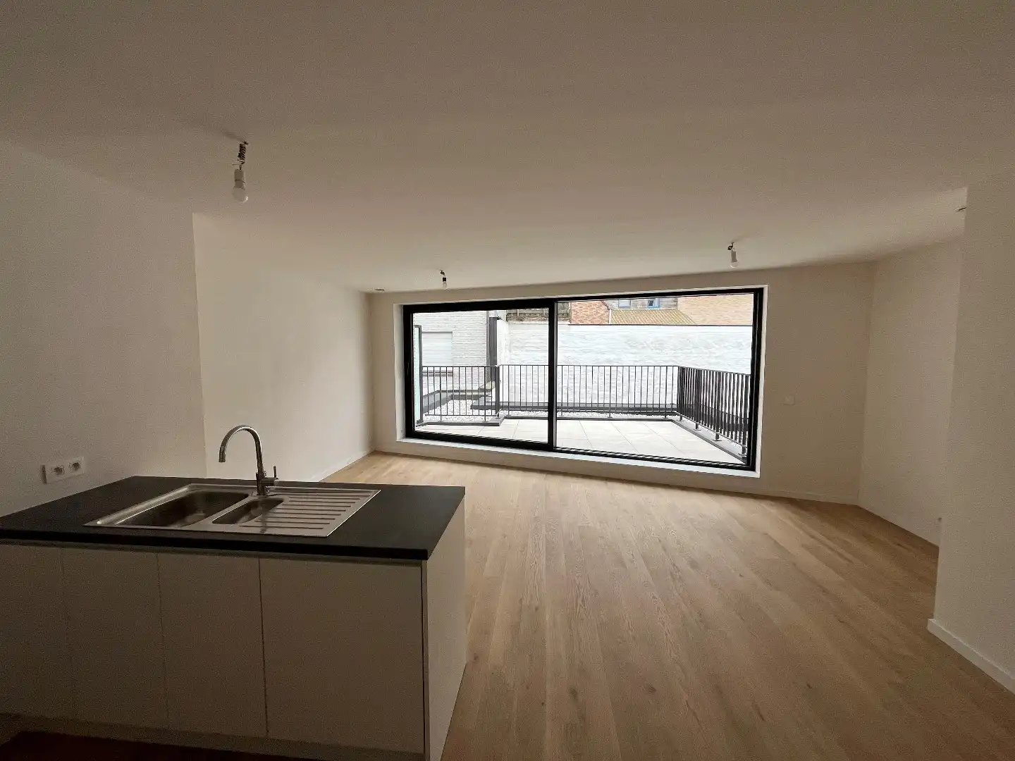 Nieuwbouwappartement nabij het strand foto 5