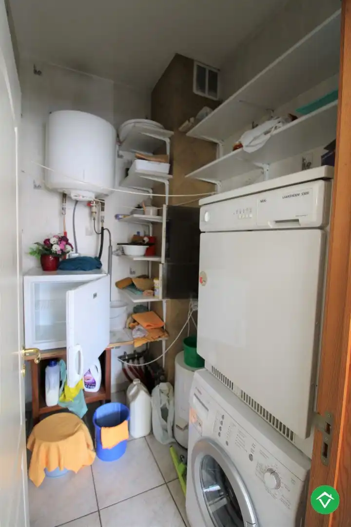 Gelijkvloers appartement met 2 slaapkamers en garage in centrum Roeselare foto 6