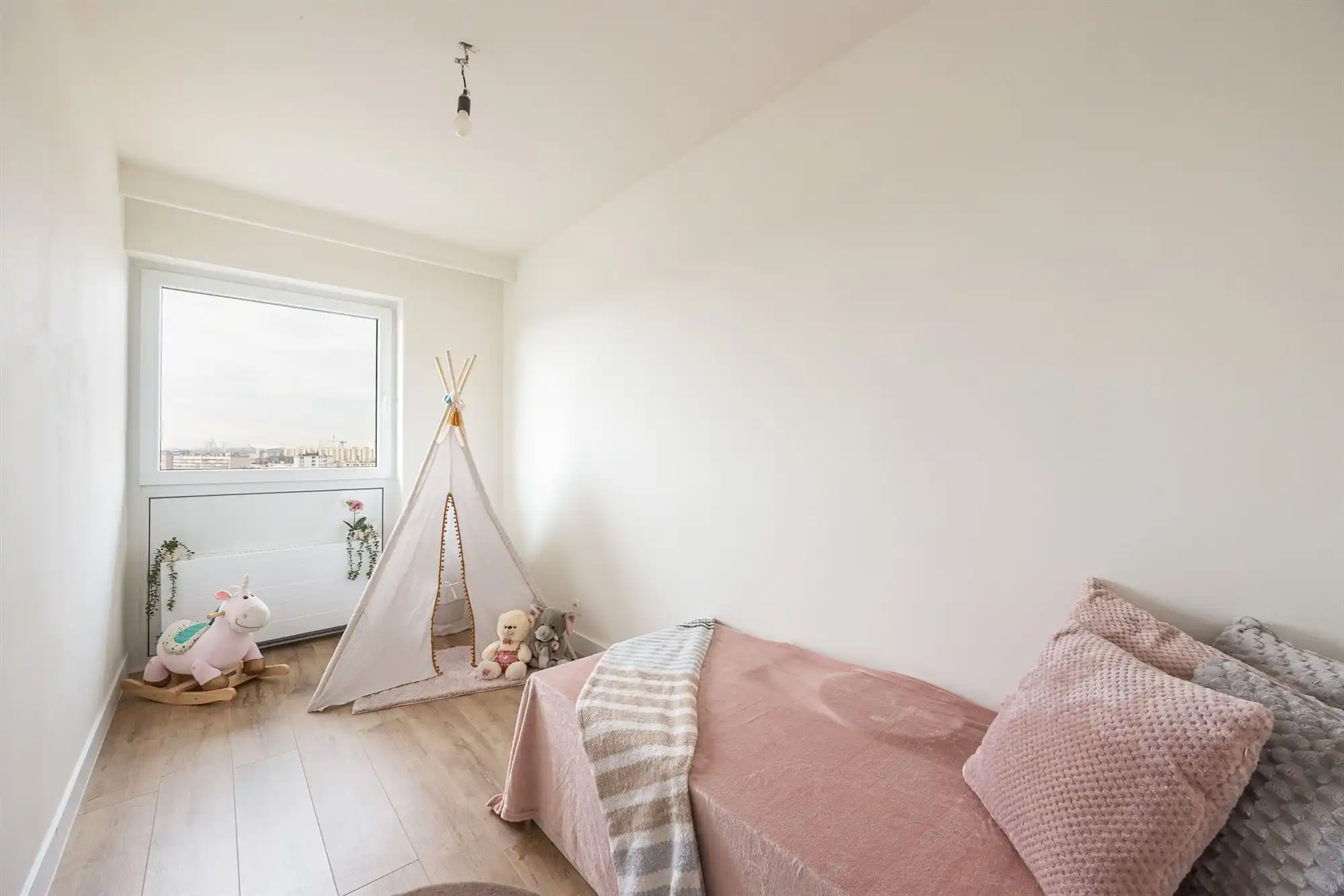 Gerenoveerd app. met 2 slpkmrs. en terras foto 14