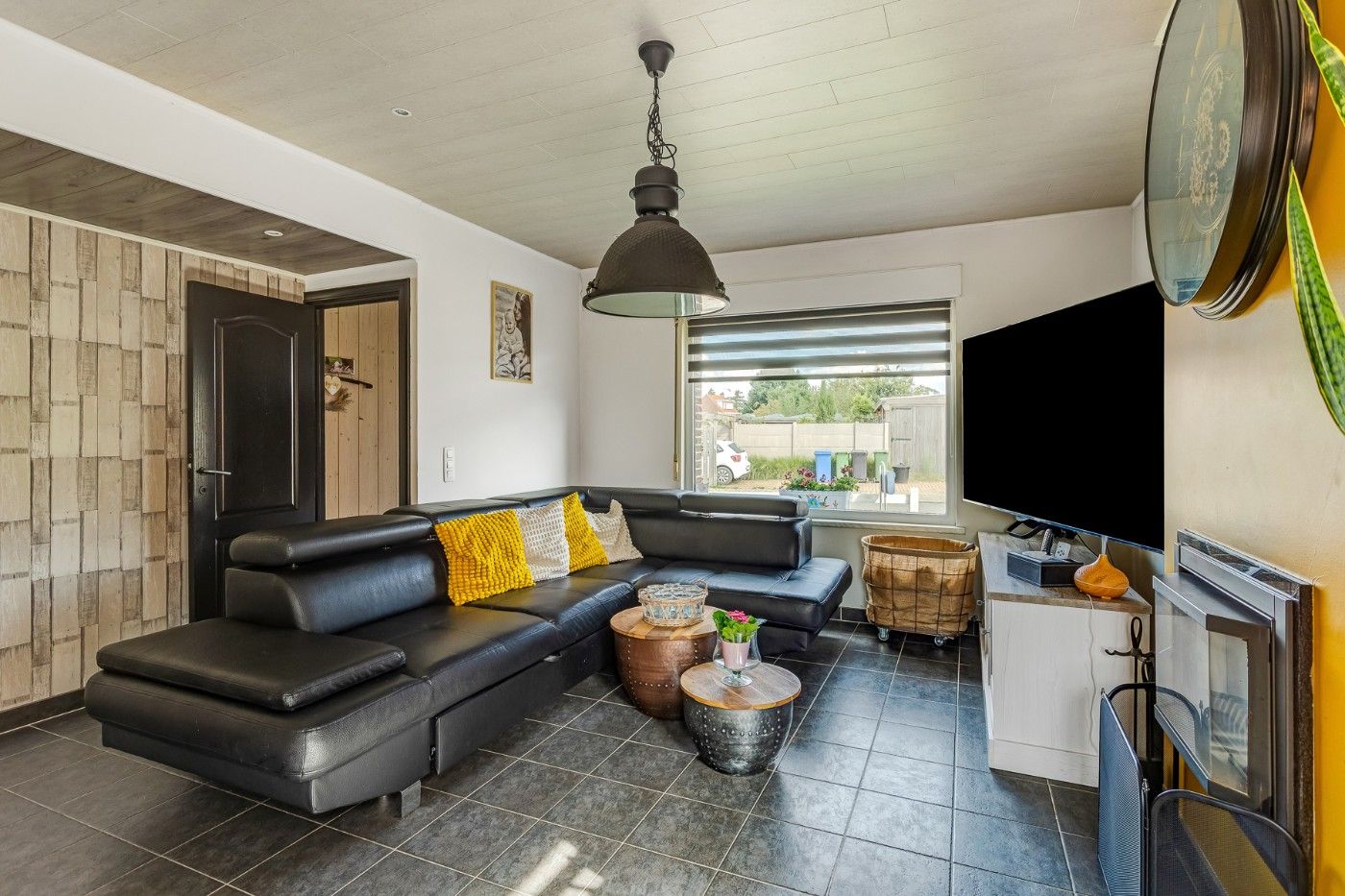 Vrijstaande, grote woning met dubbele garage op Z-perceel van 1093m² foto 4