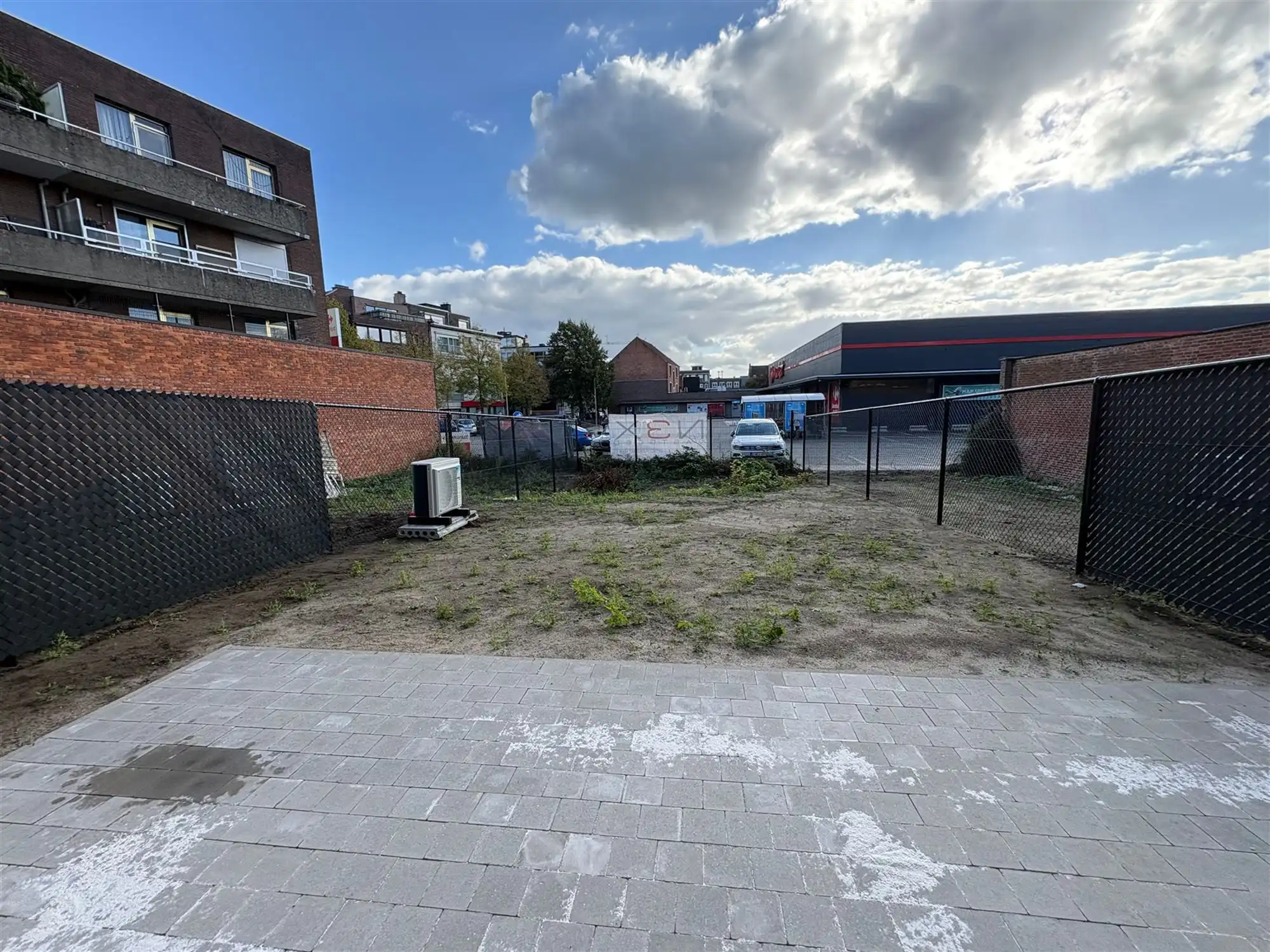 Ruim appartement met 1 slaapkamer en extra grote tuin. foto 18