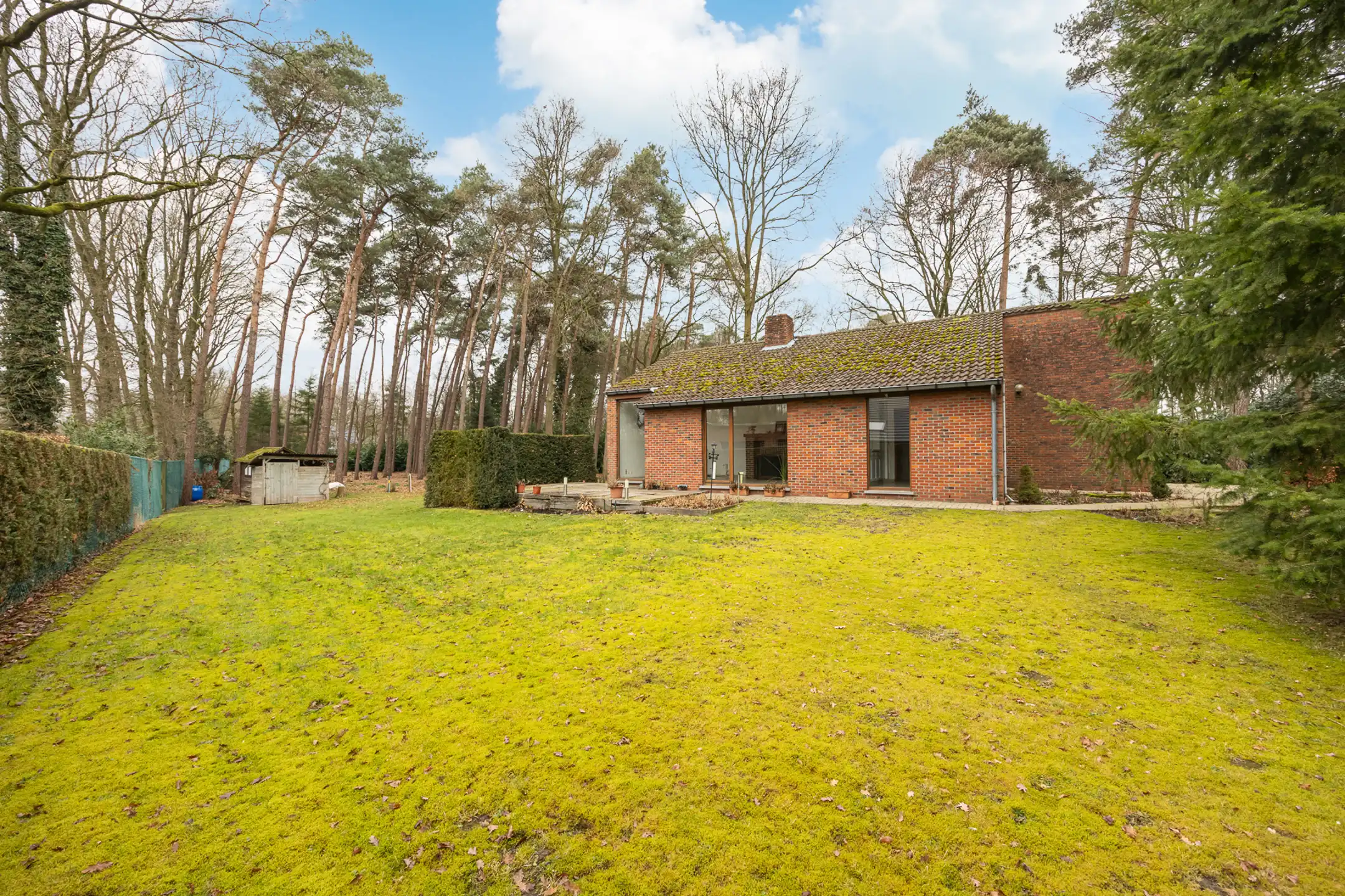 Te renoveren laagbouw gelegen op groot perceel te Merksplas. foto 3