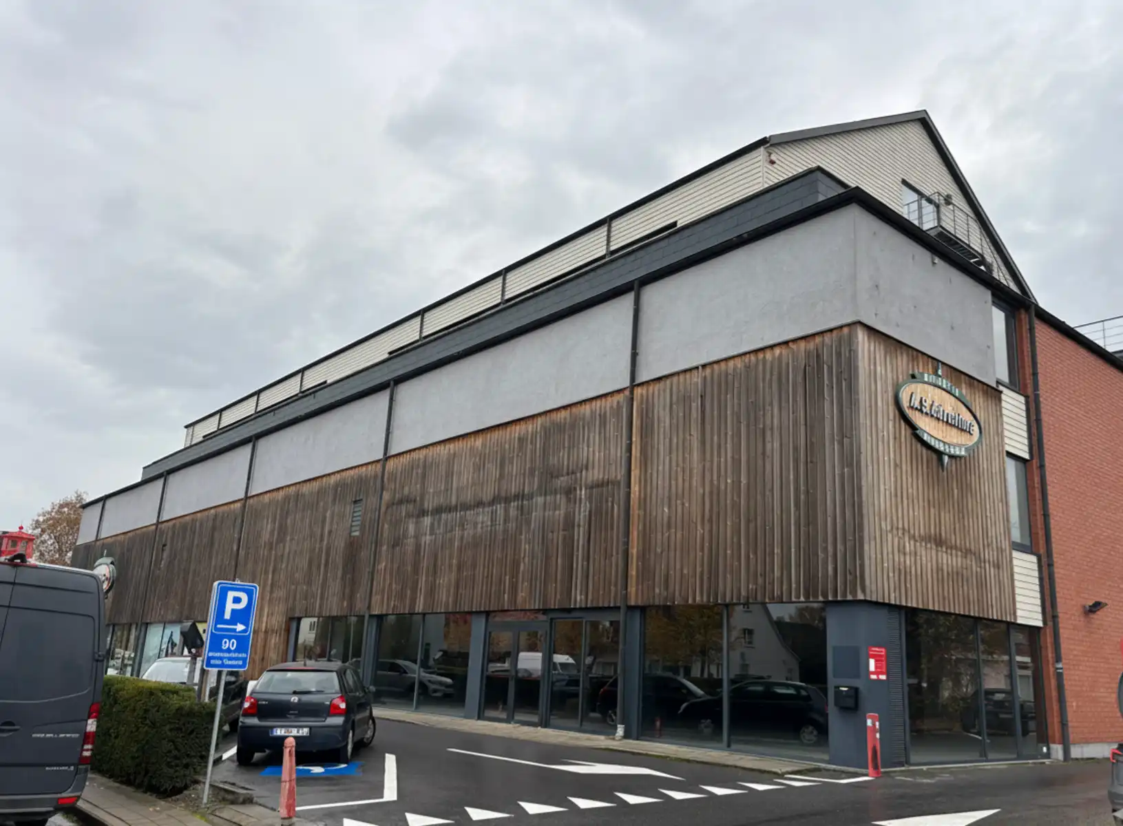 Winkelruimte +- 850 m² op toplocatie Kortrijksesteenweg foto {{pictureIndex}}