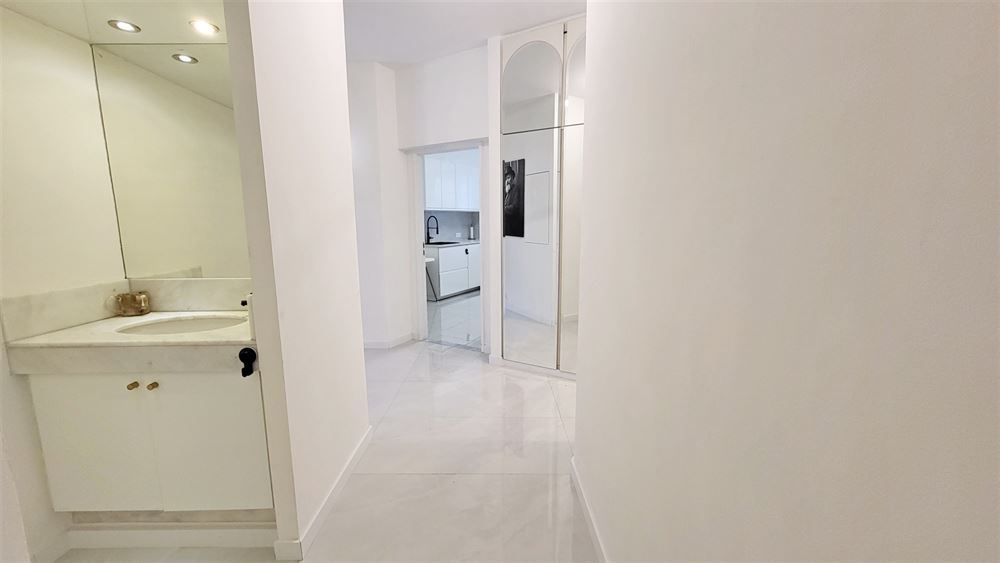 Ruim appartement met zicht op Stadspark foto 4