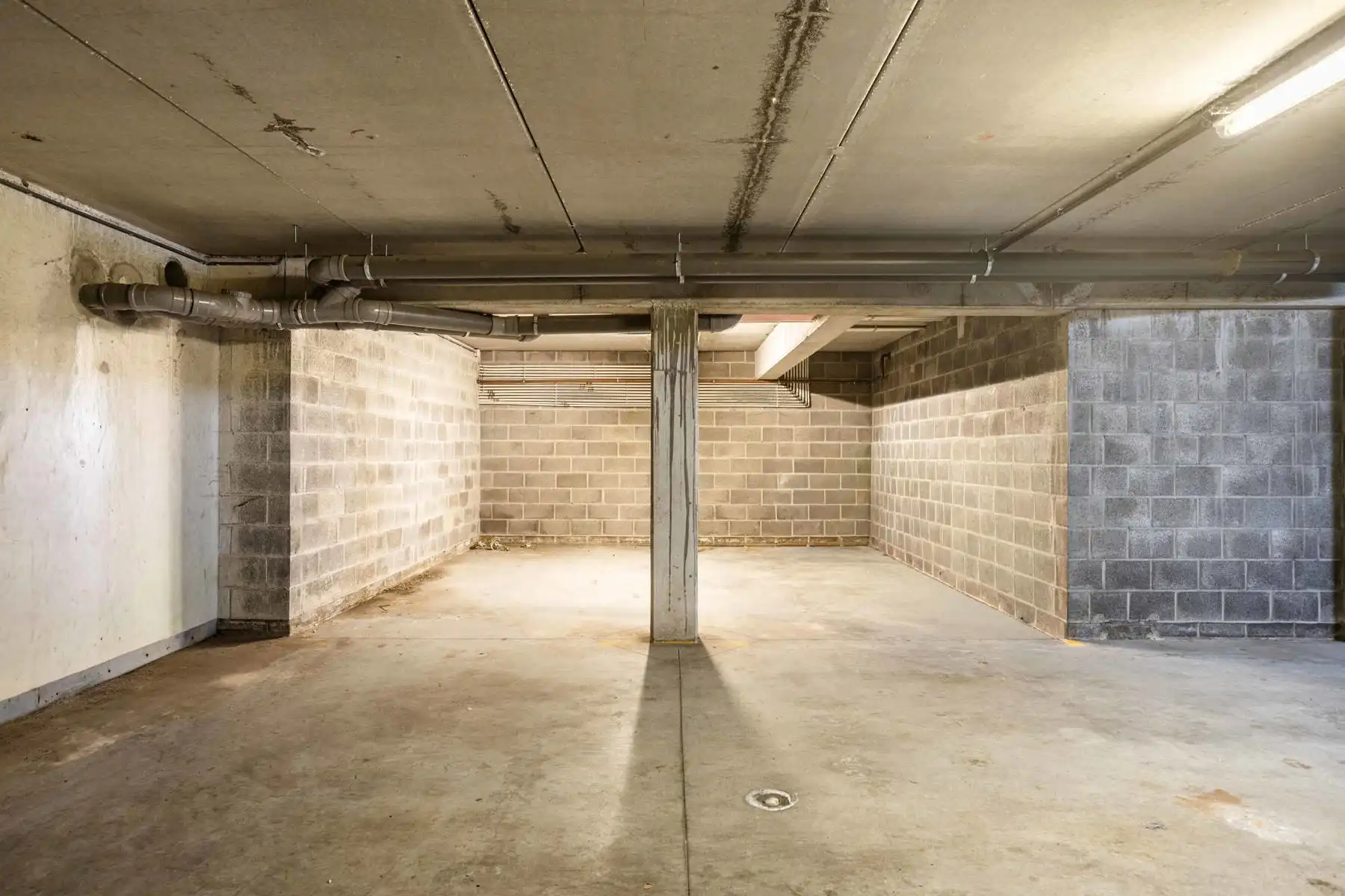 Gelijkvloers kantoor/praktijkruimte bij station Denderleeuw foto 30