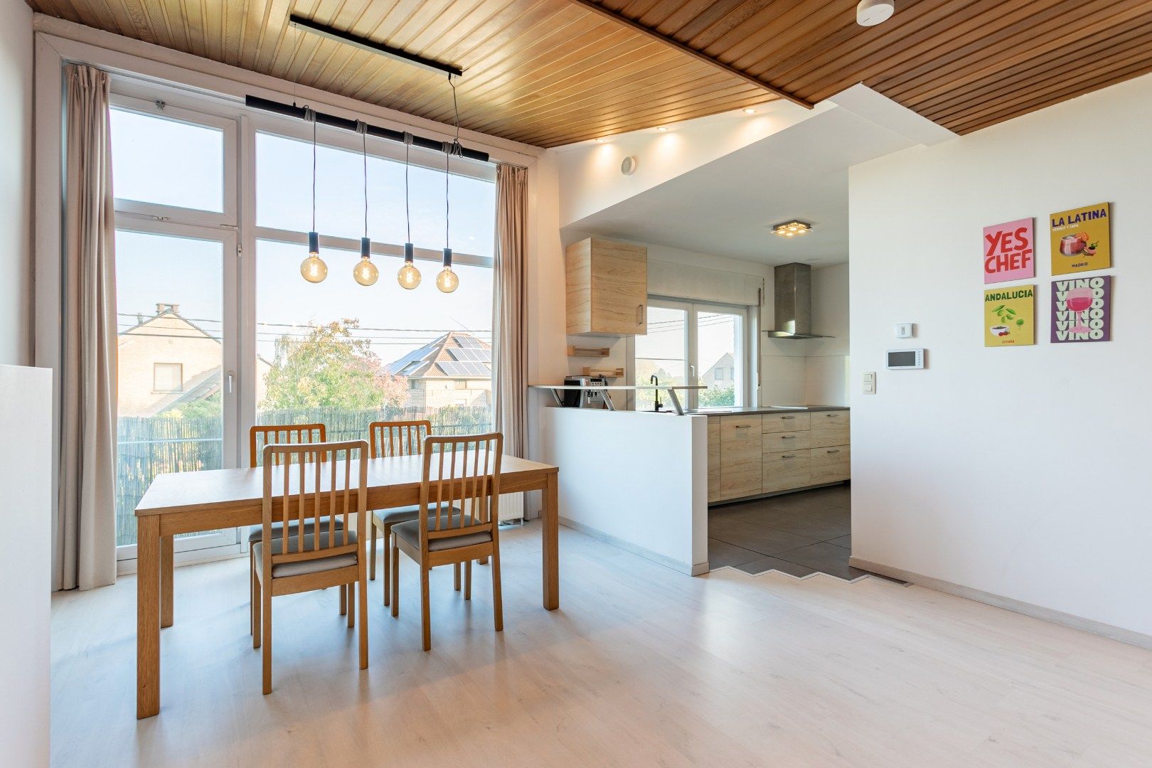 Rustig gelegen halfopen woning met tuin en garage foto 7