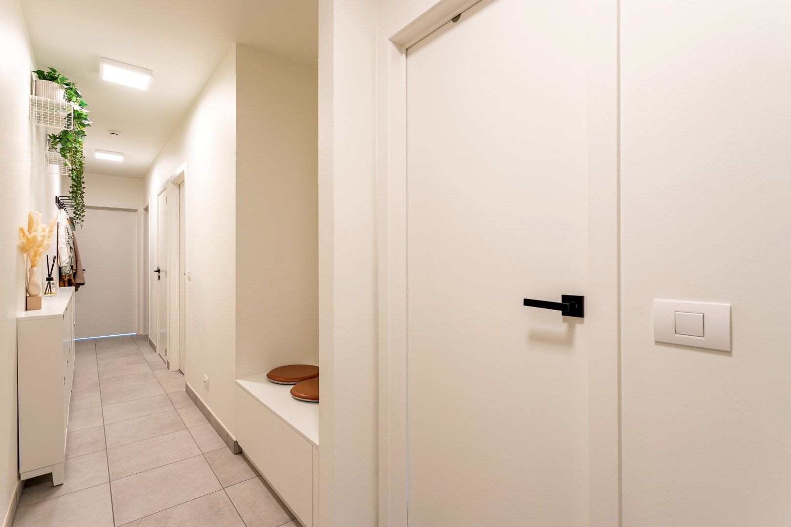 Recent, energiezuinig appartement met 2 slpks, 2 terrassen en autostaanplaats foto 3