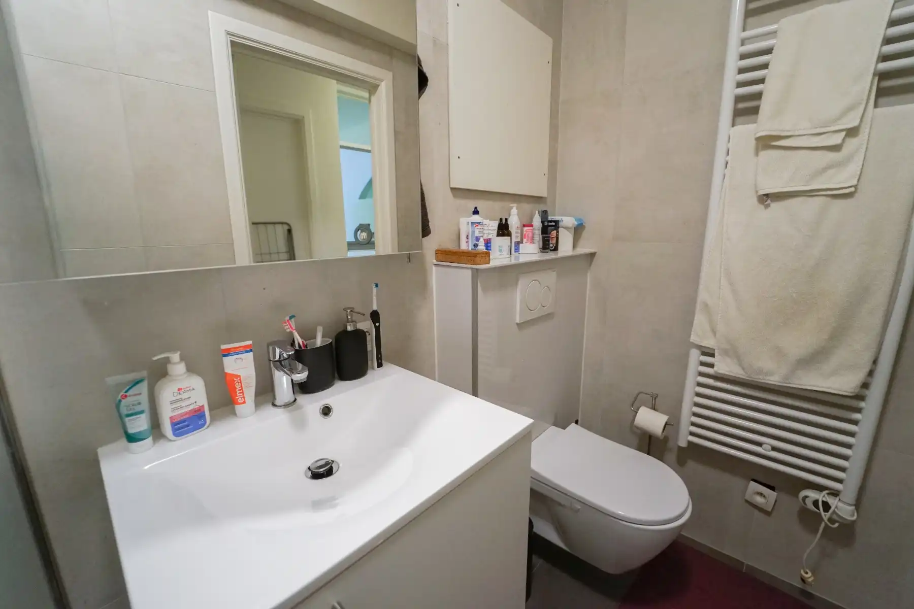 Gerenoveerde knusse studio met schitterend uitzicht! foto 11