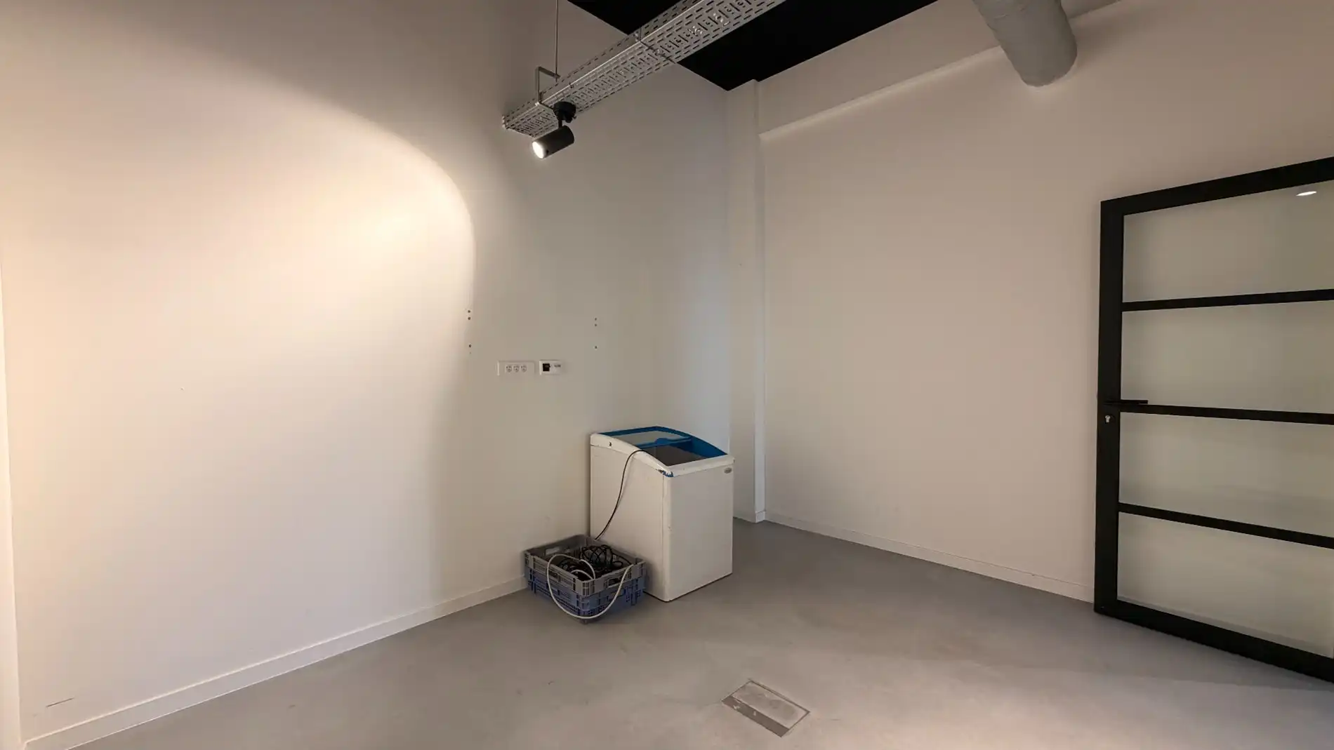 Instapklare kantoren met ruime parking te huur in Mechelen foto 10