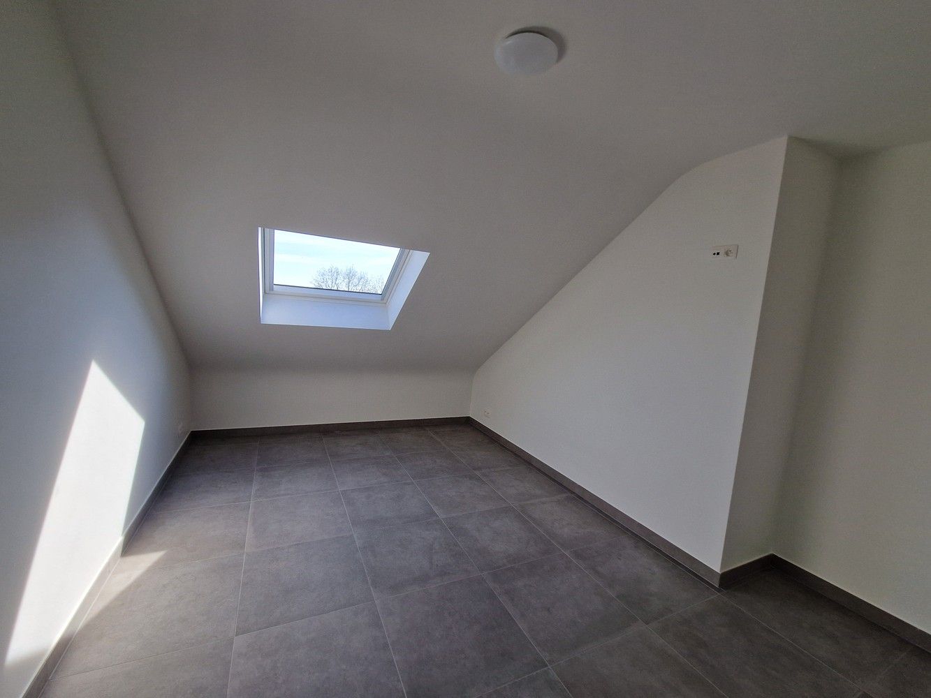 NIEUWBOUW DUPLEX APP in kleine res. - Ruime leefruimte + terras, 3X SLP + privatieve GARAGE + KELDER foto 8