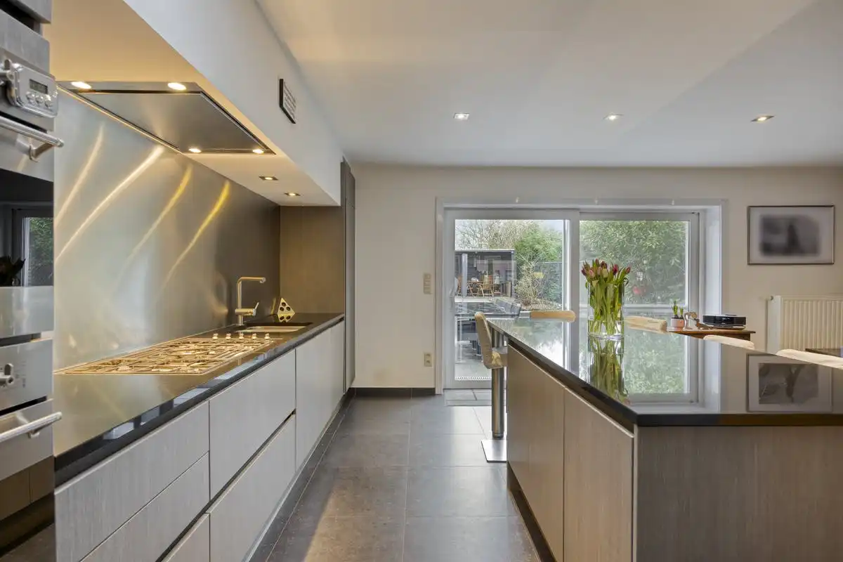 Instapklare stadswoning met 5 slaapkamers en tuin nabij centrum Hasselt foto 7