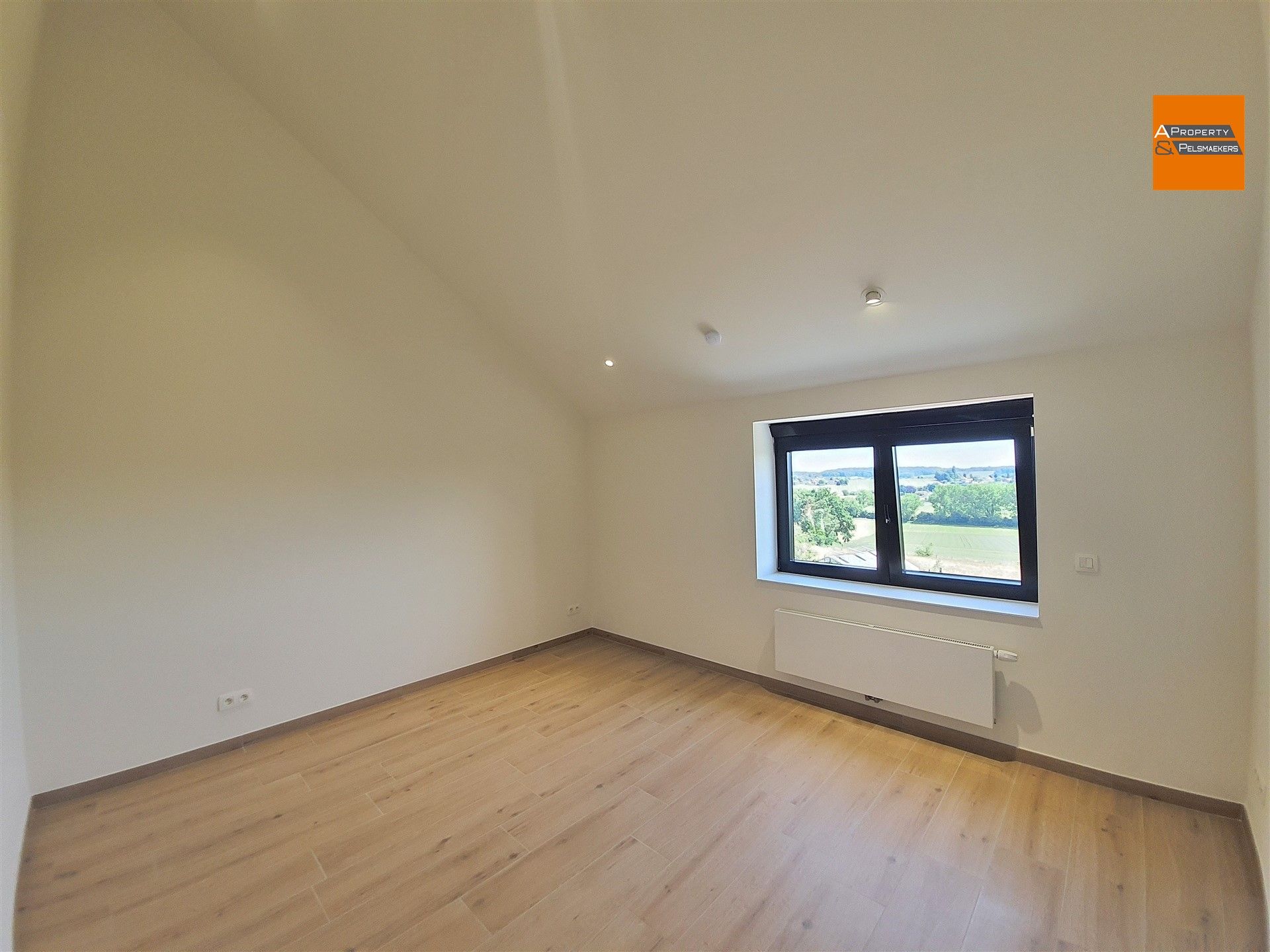 Nieuwbouw woning met 3 slaapkamers en tuin op toplocatie foto 15