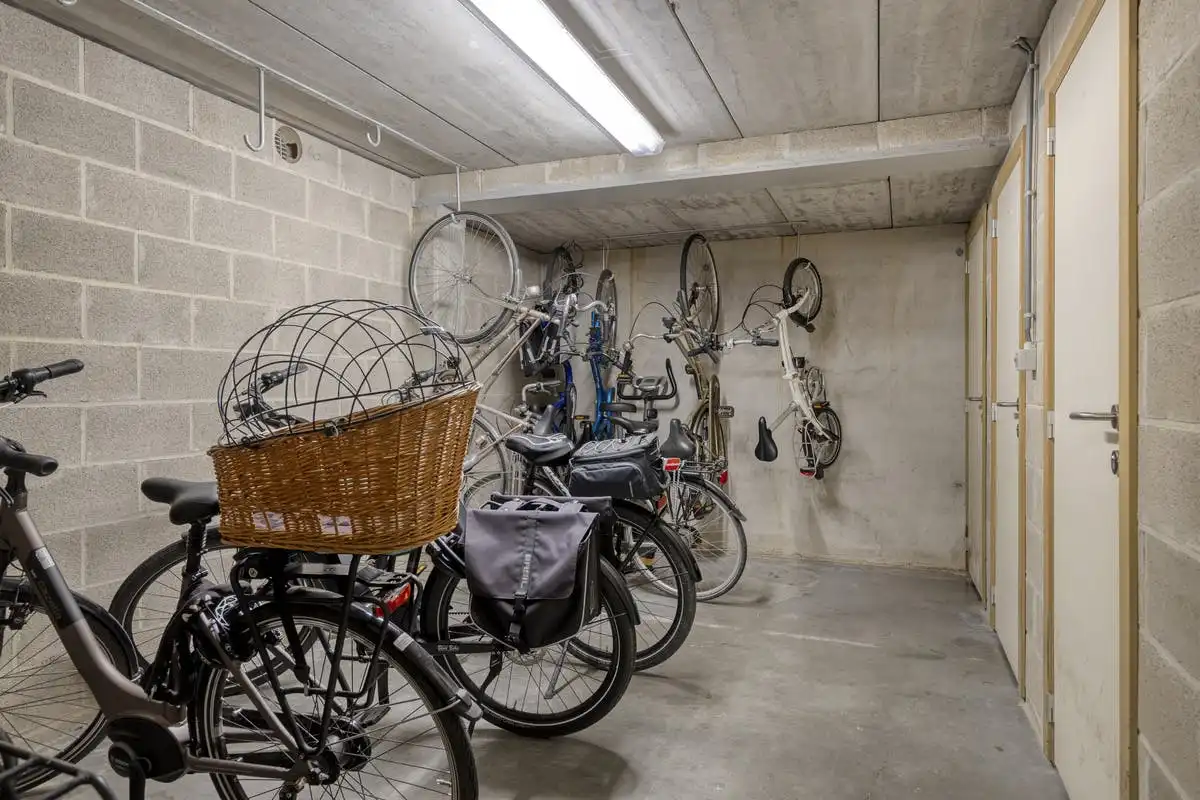 Gelijkvloers appartement met parking en tuintje te koop in Hasselt foto 17