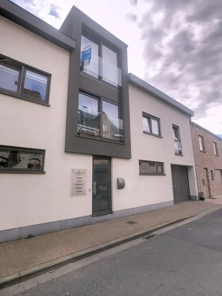 Recent, centraal gelegen appartement met 2 slaapkamers foto 8