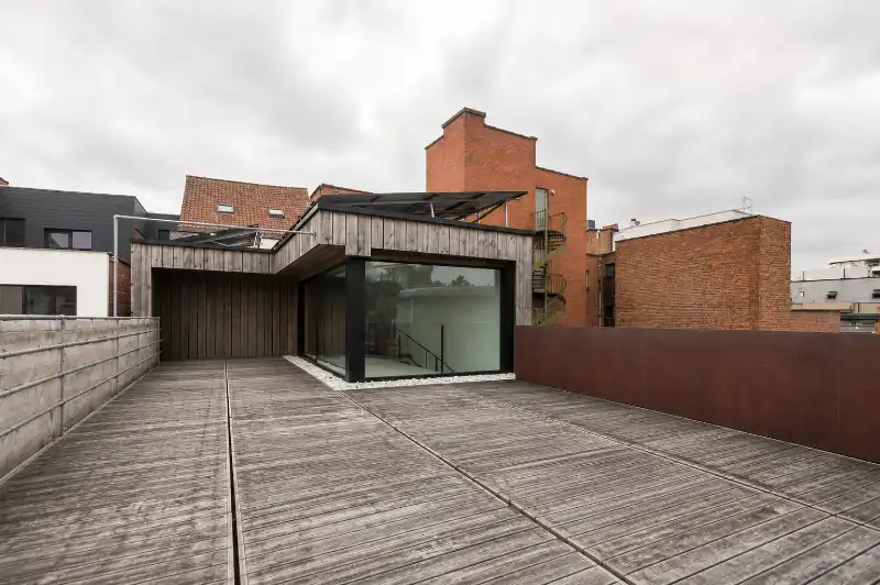Centraal gelegen loft met 3 slaapkamers (meer mogelijk), garage voor 4 wagens, groot terras...(Energielabel A, elektriciteit goedgek...) foto 11