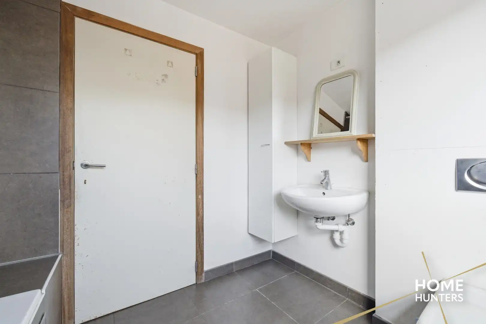 Opbrengsteigendom, bestaande uit 2 appartementen, in het centrum van Staden foto 6