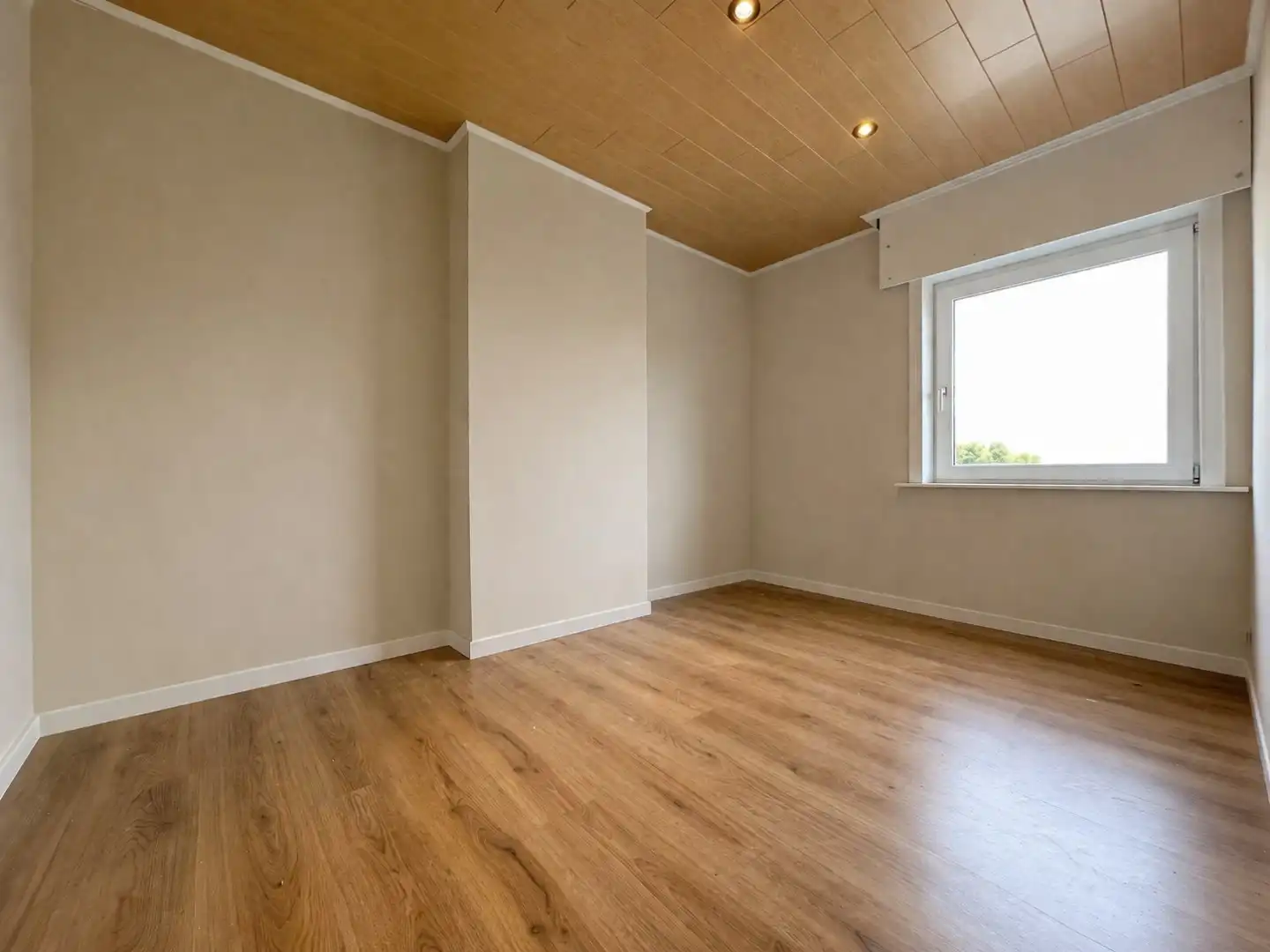 Gerenoveerde woning met o.a. 3 kamers, tuin & garage foto 13