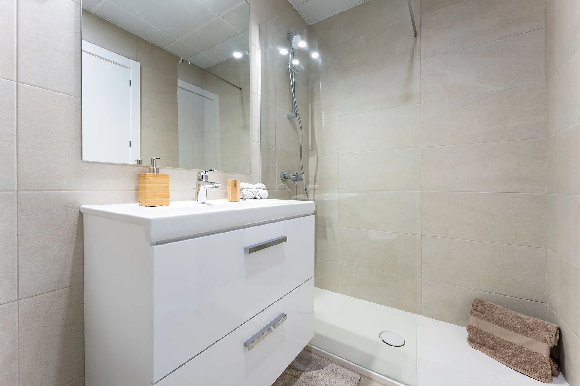 Creëer jouw unieke thuisgevoel in luxe appartementen waar comfort en stijl samenkomen - in het hart van Málaga foto 14