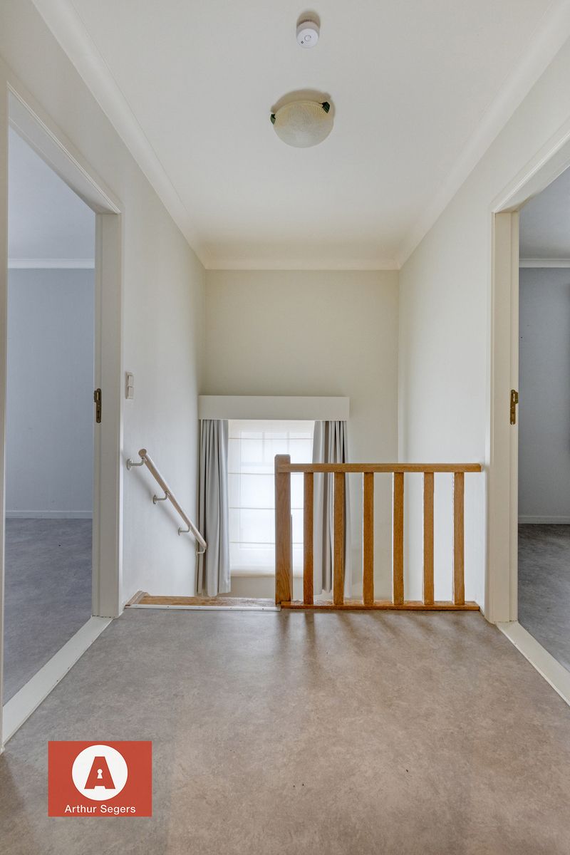 Instapklare halfopen woning met atelier in Opstal foto 15