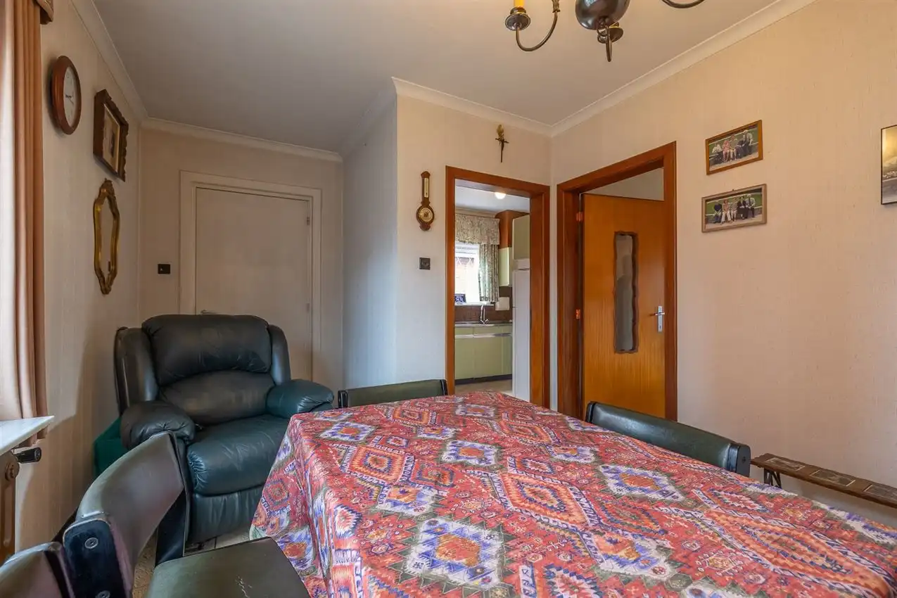 Vlakbij ingang merodebossen, soldie woning met potentieel foto 13