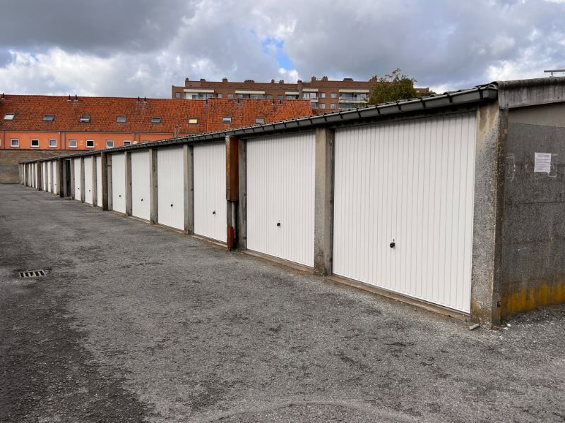 afgesloten garageboxen in de Bloemekenswijk foto 4