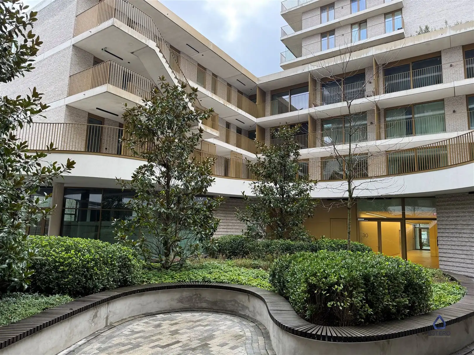 Nieuwbouwappartement met dubbel terras op een toplocatie foto {{pictureIndex}}