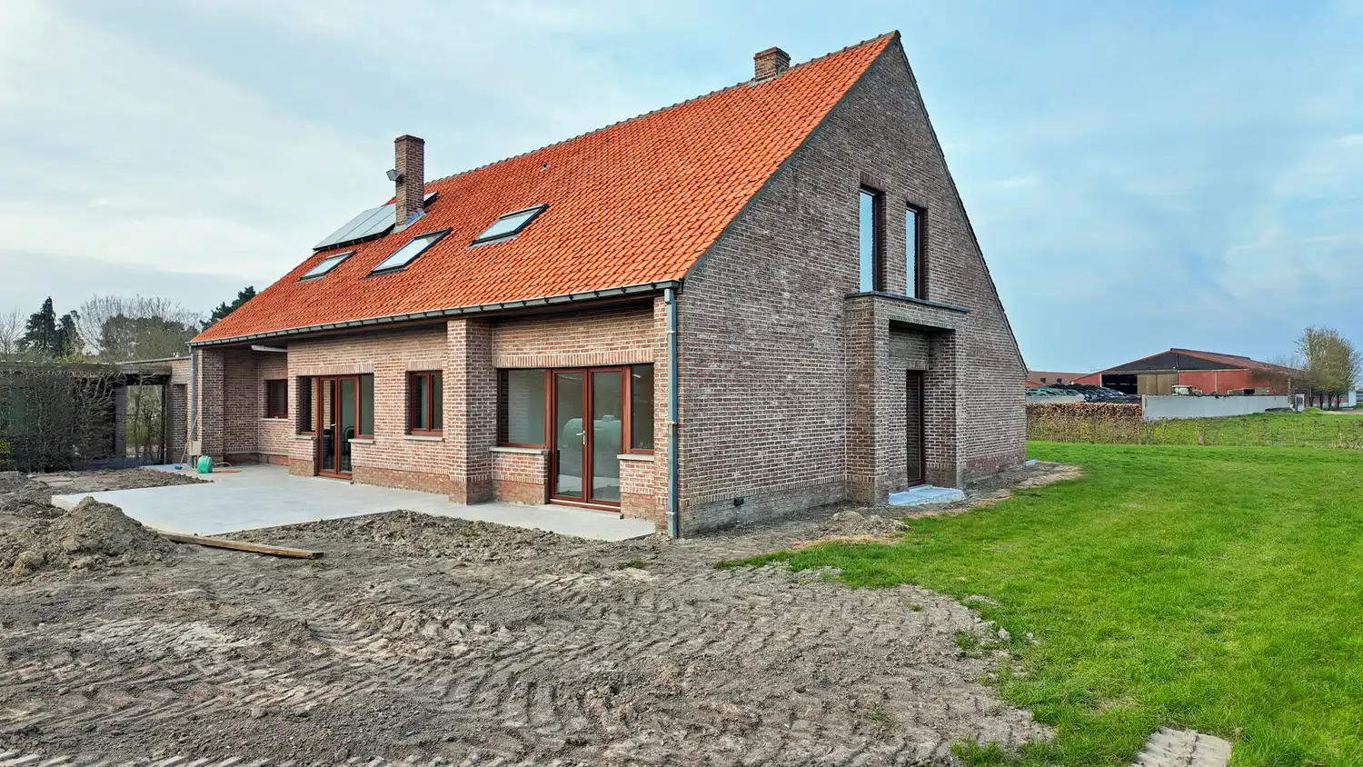 Ruime alleenstaande woning in fermettestijl op landelijke ligging te Zomergem! foto 23