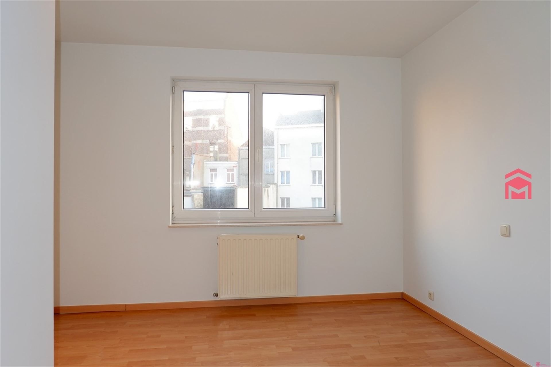 Lichtrijk appartement met 2 slaapkamers te huur in hartje Kortrijk foto 8