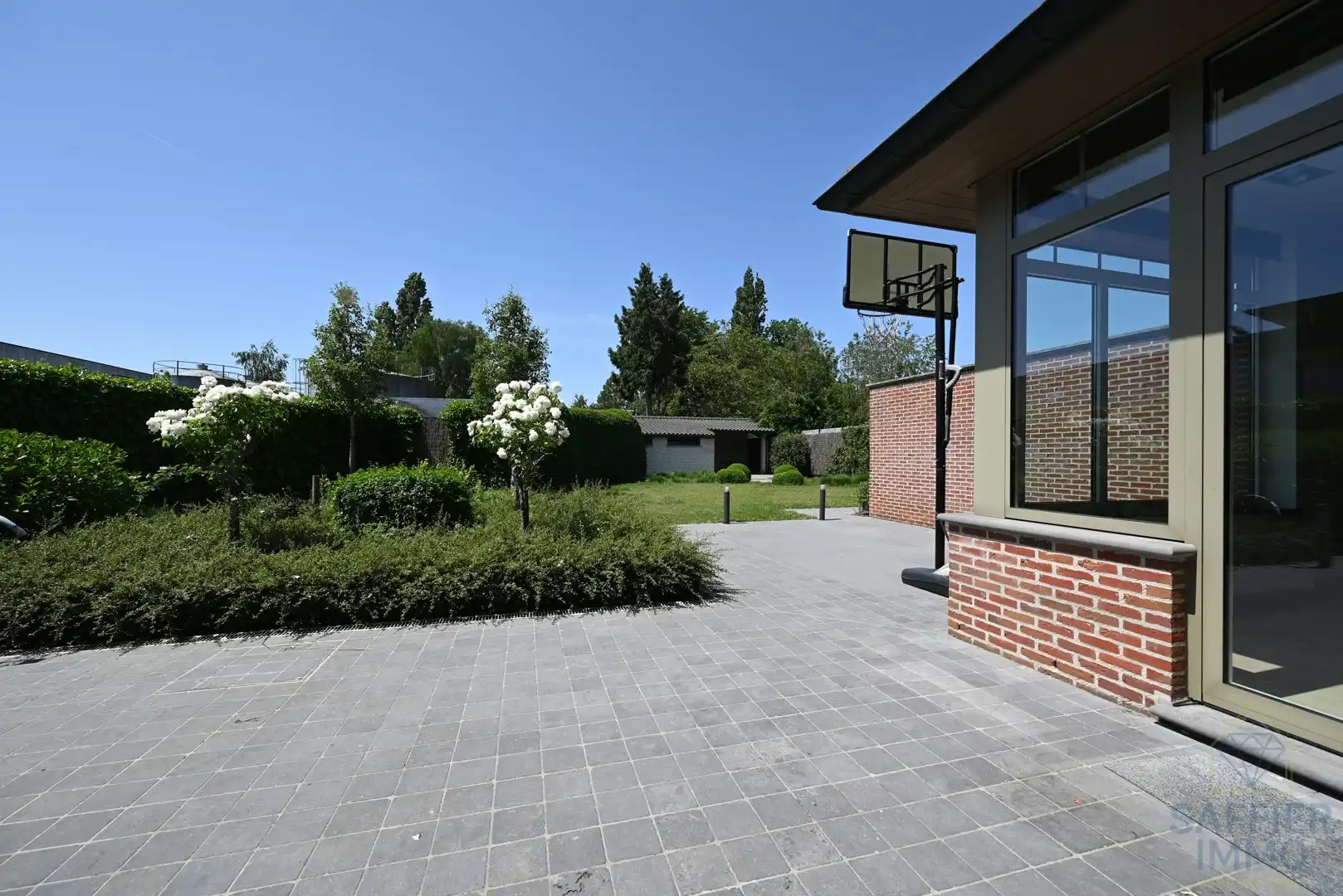Te huur – Ruime gezinswoning met zonnige tuin in het hart van Ingelmunster foto 2