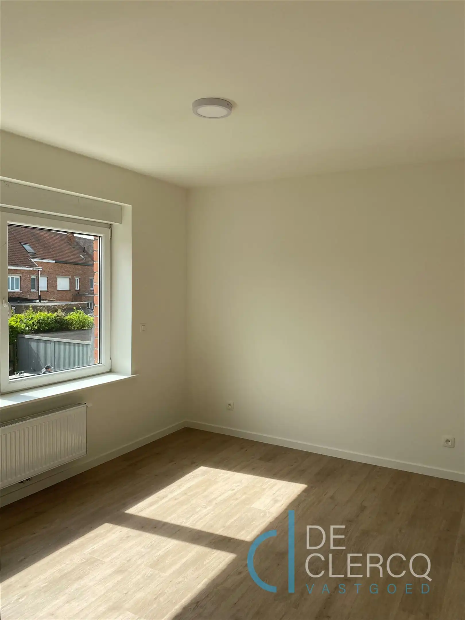 Modern gerenoveerd appartement te huur centrum Zelzate!  foto 9