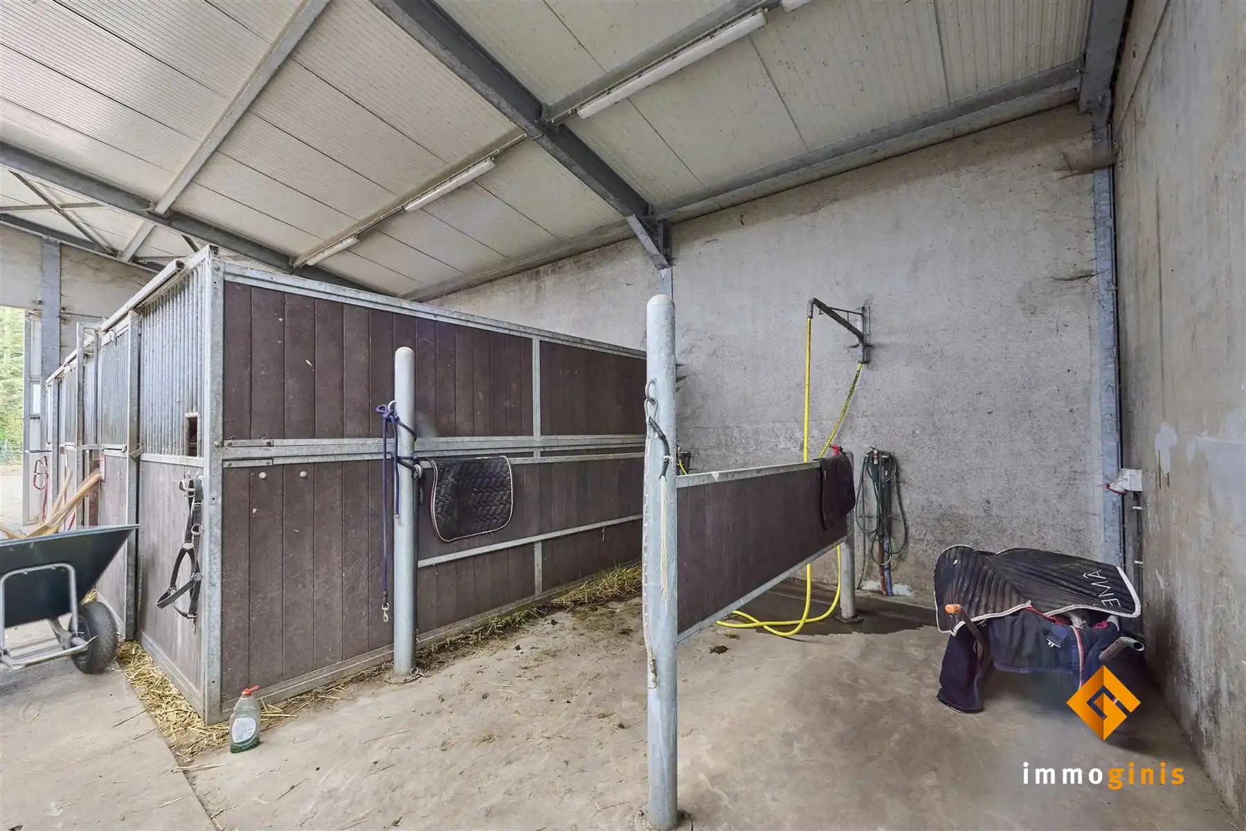 Ruime, gerenoveerde woning met 6 slaapkamers en loods (180m²) op een perceel van 71a44ca. foto 27