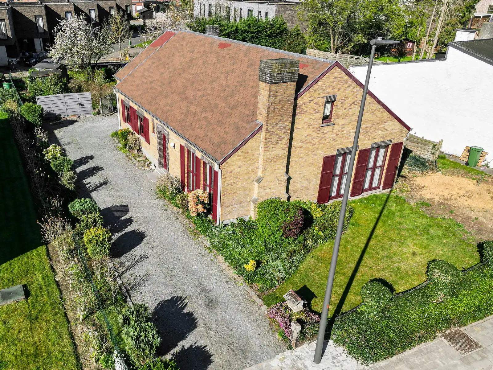 Gunstig gelegen, te renoveren laagbouwwoning in Londerzeel foto 4