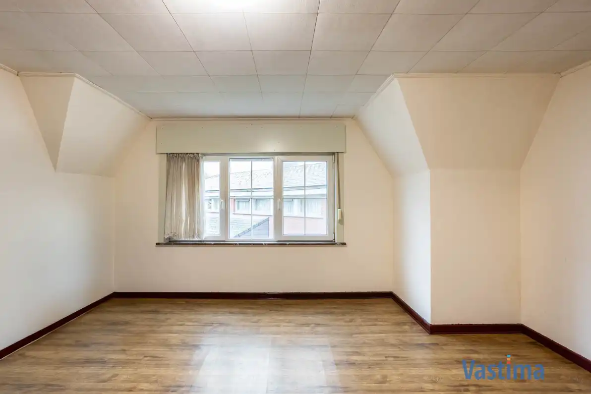 Te renoveren, halfopen woning met zuid gerichte tuin foto 16