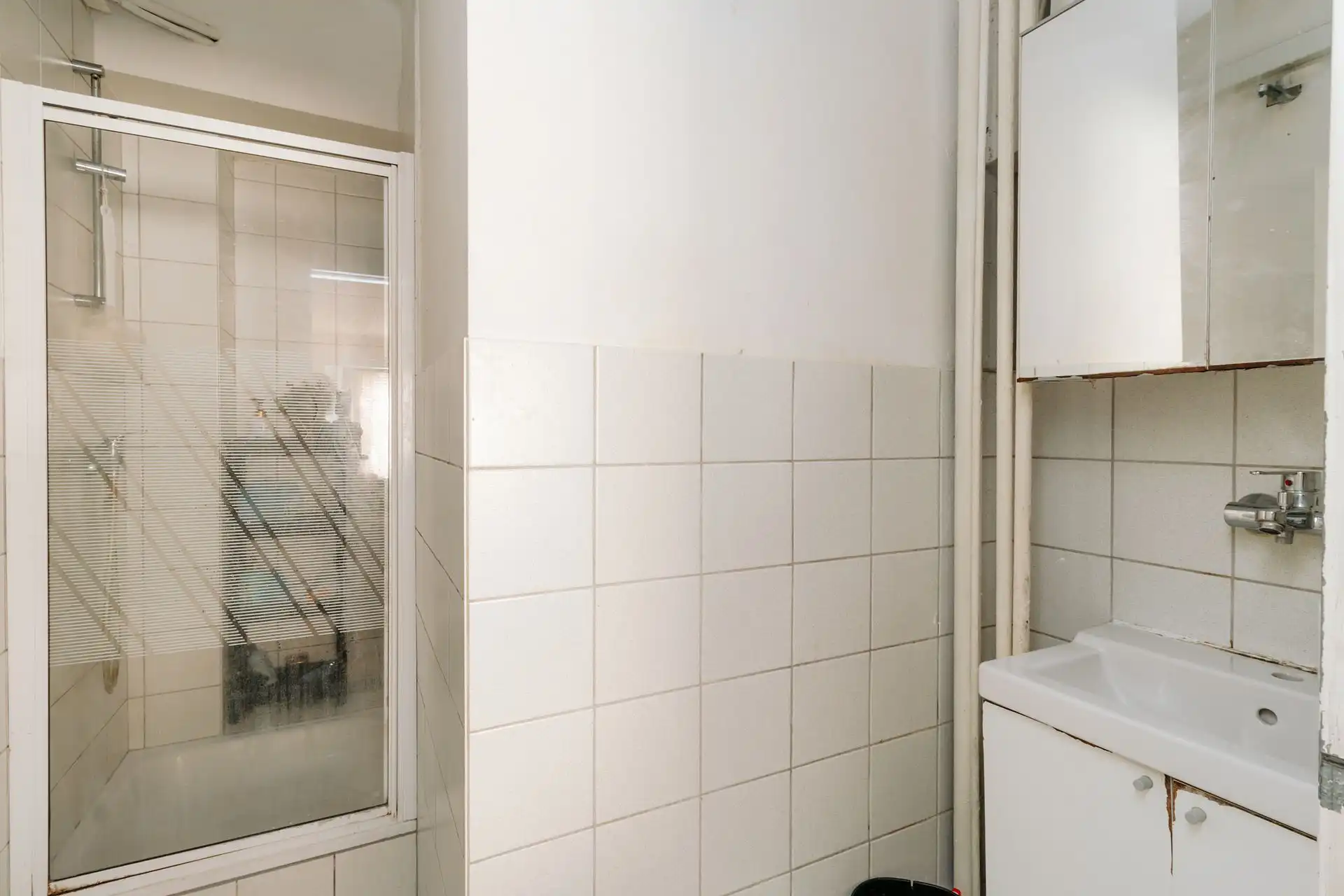 Gelijkvloers te renoveren drieslaapkamer appartement foto 8