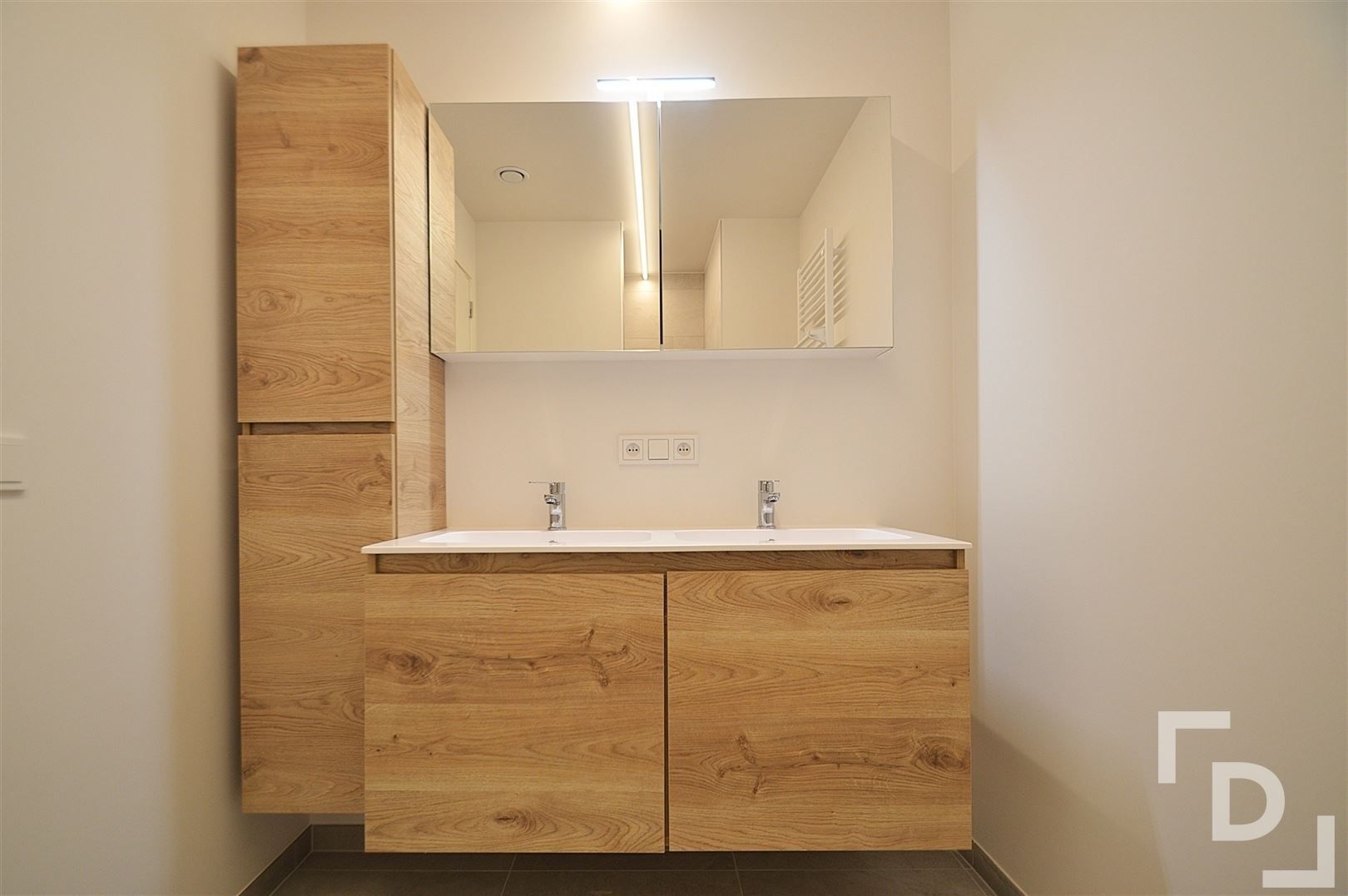 Nieuwbouwappartement met staanplaats in centrum Ieper foto 7