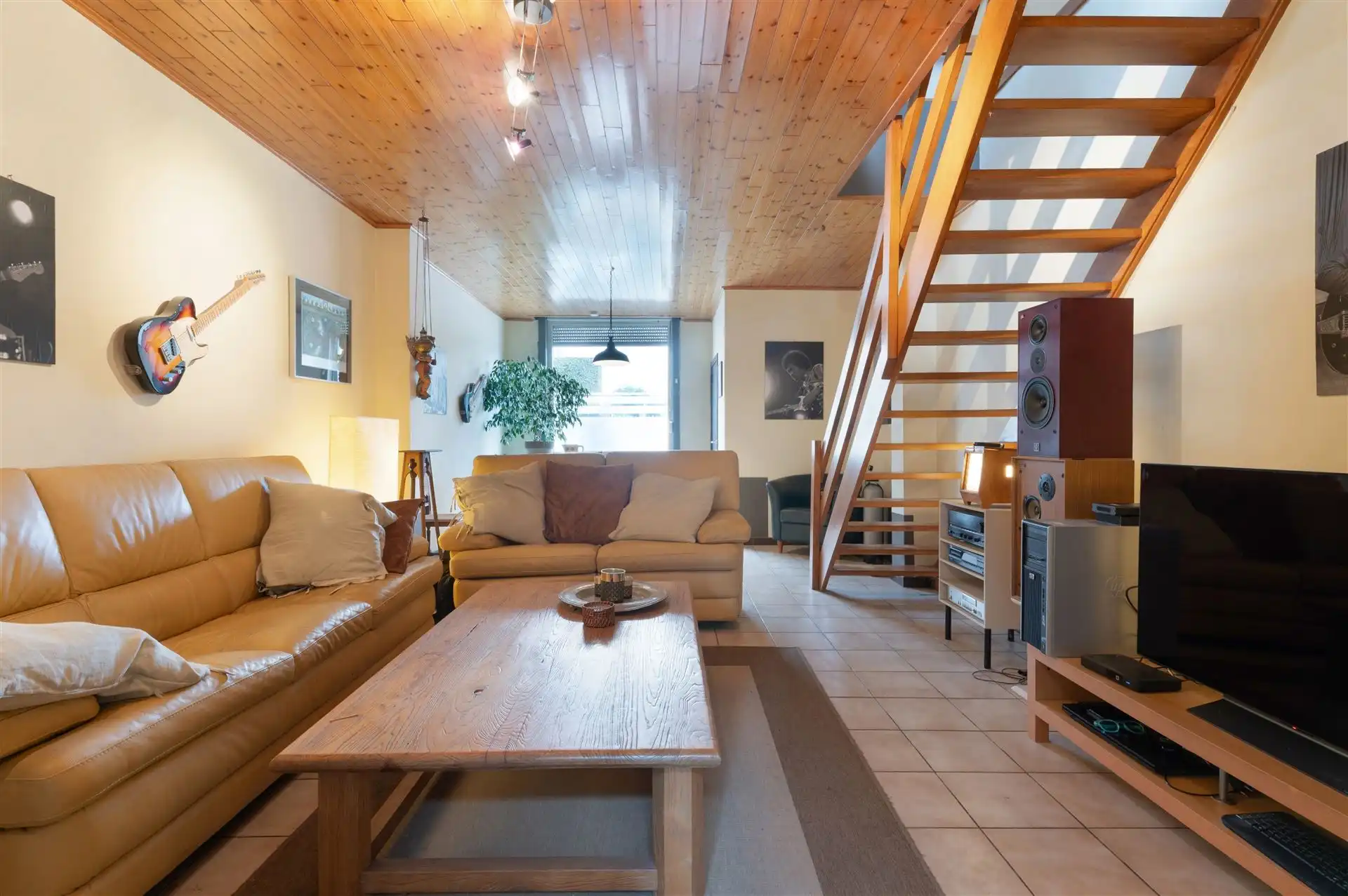 Ruime woning met tuin, loods en garage in Oudenaarde! foto 6