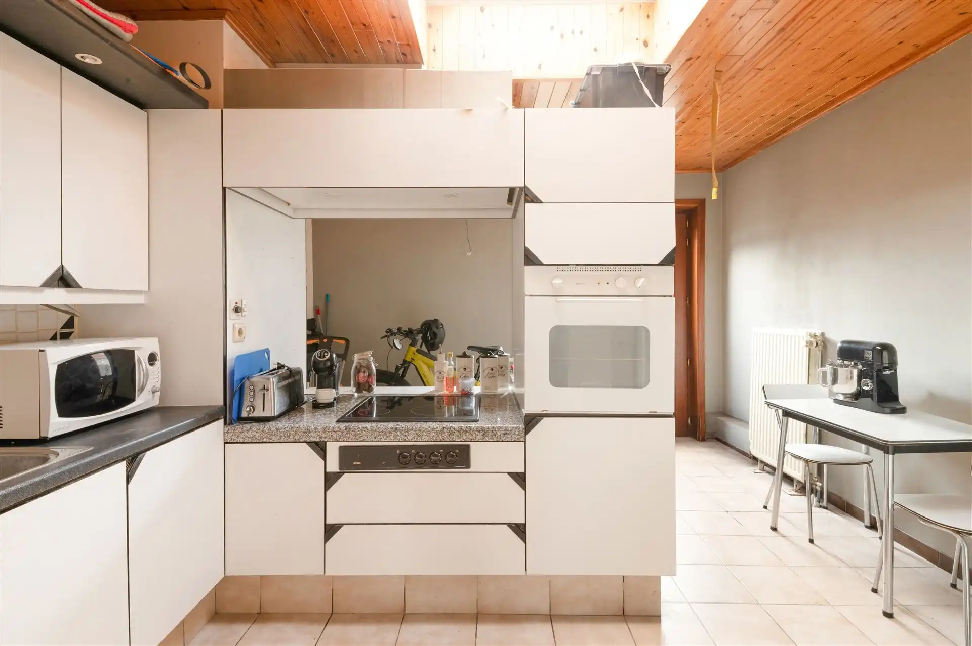 Ruime woning met tuin, loods en garage in Oudenaarde! foto 6