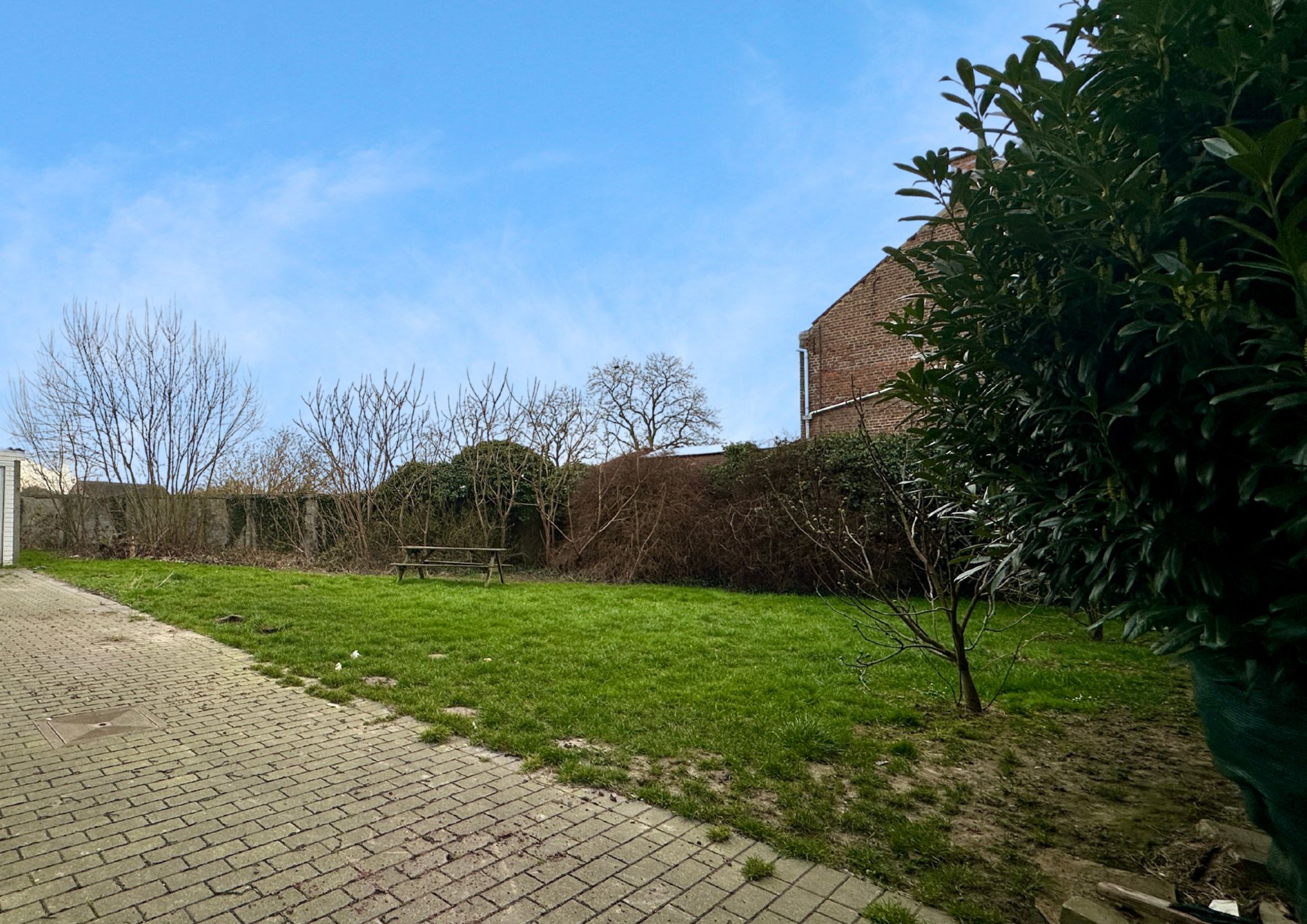 Goed gelegen bouwgrond van 1a98 foto 3